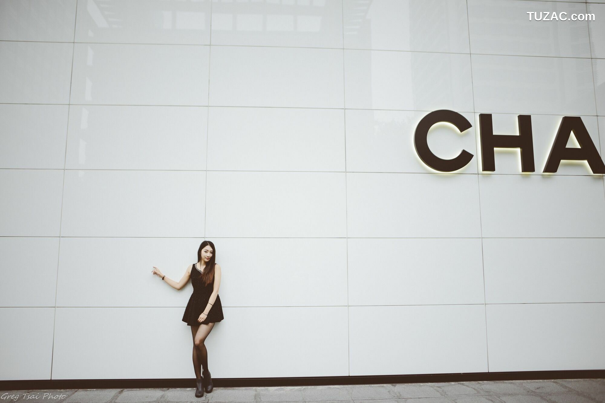 台湾正妹_ Joan小葵 小清新腿模风+信義街拍 写真集[48P]