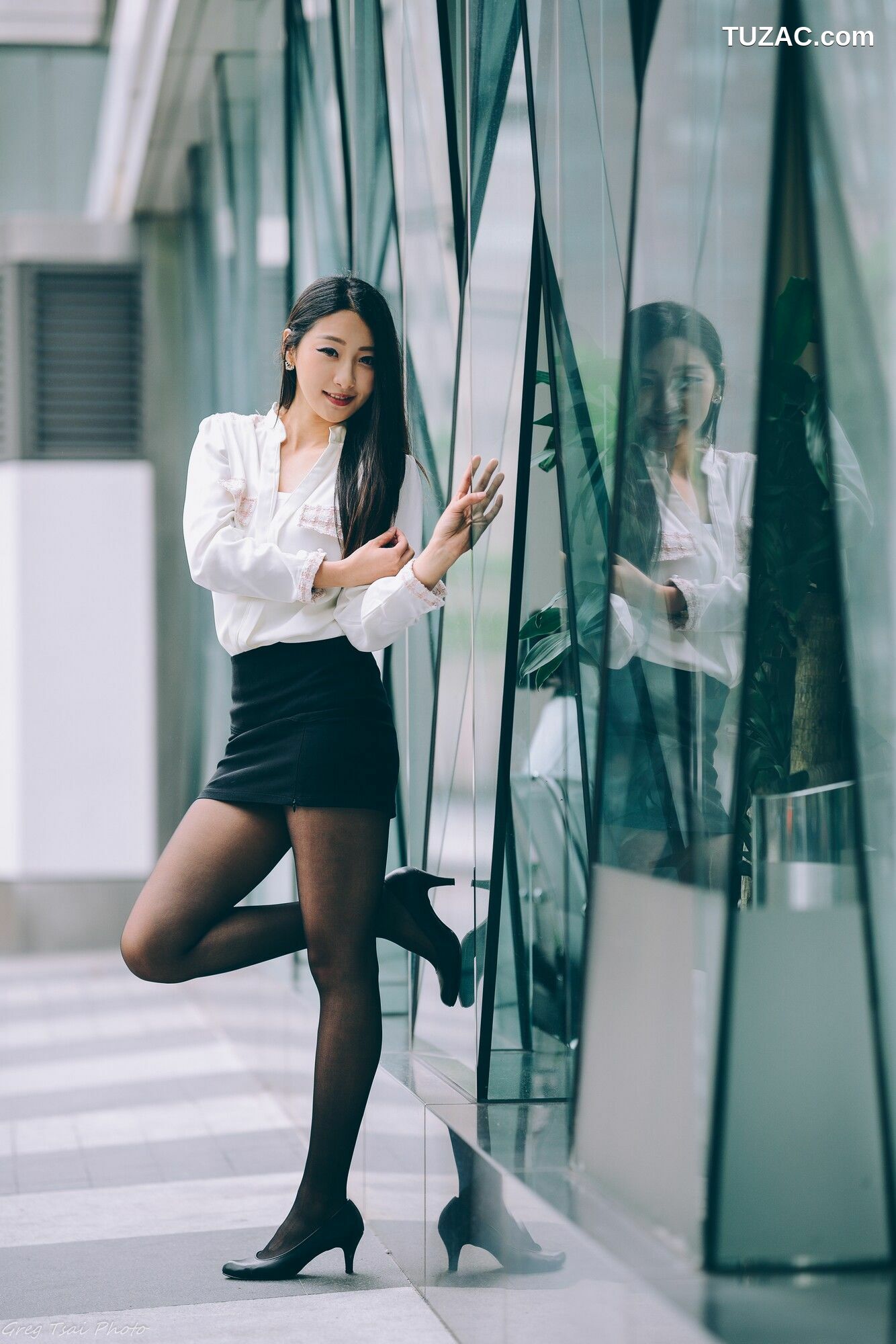 台湾正妹_ Joan小葵 小清新腿模风+信義街拍 写真集[48P]