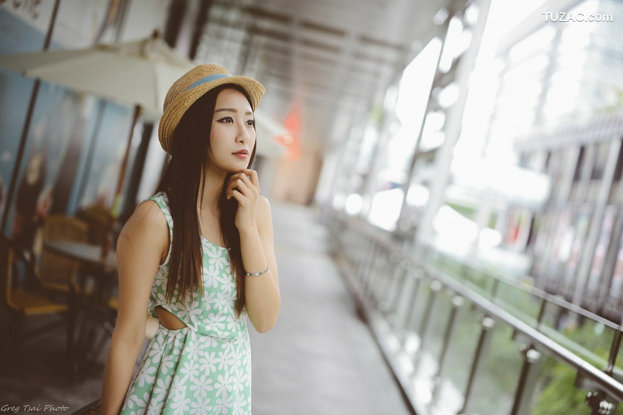 台湾正妹_ Joan小葵 小清新腿模风+信義街拍 写真集[48P]