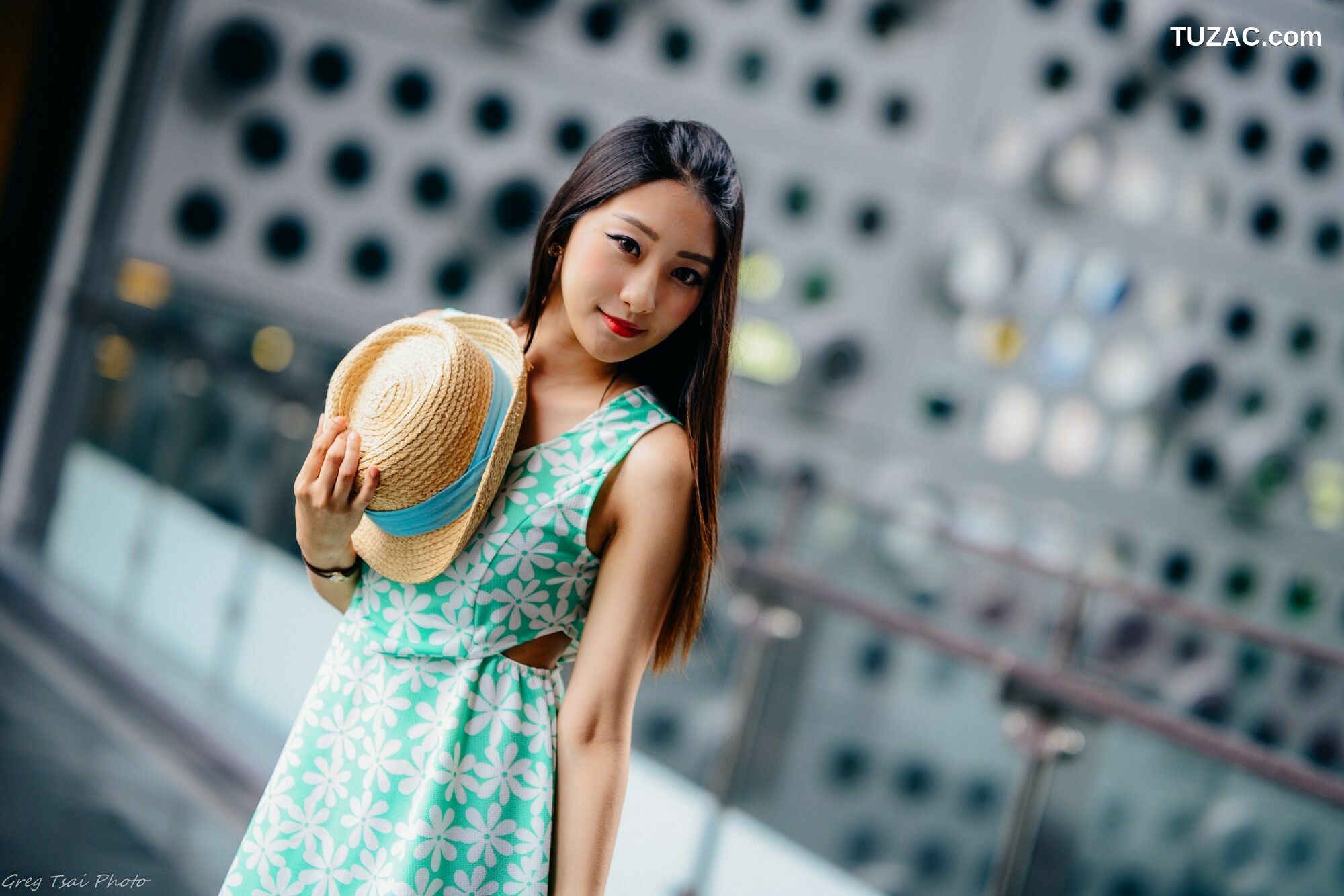 台湾正妹_ Joan小葵 小清新腿模风+信義街拍 写真集[48P]