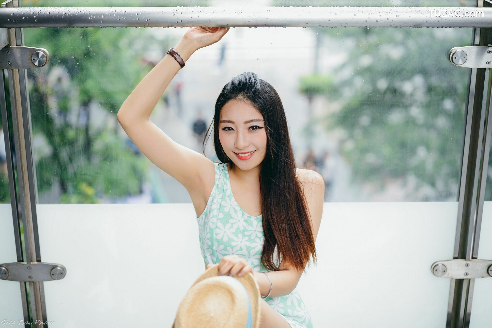 台湾正妹_ Joan小葵 小清新腿模风+信義街拍 写真集[48P]