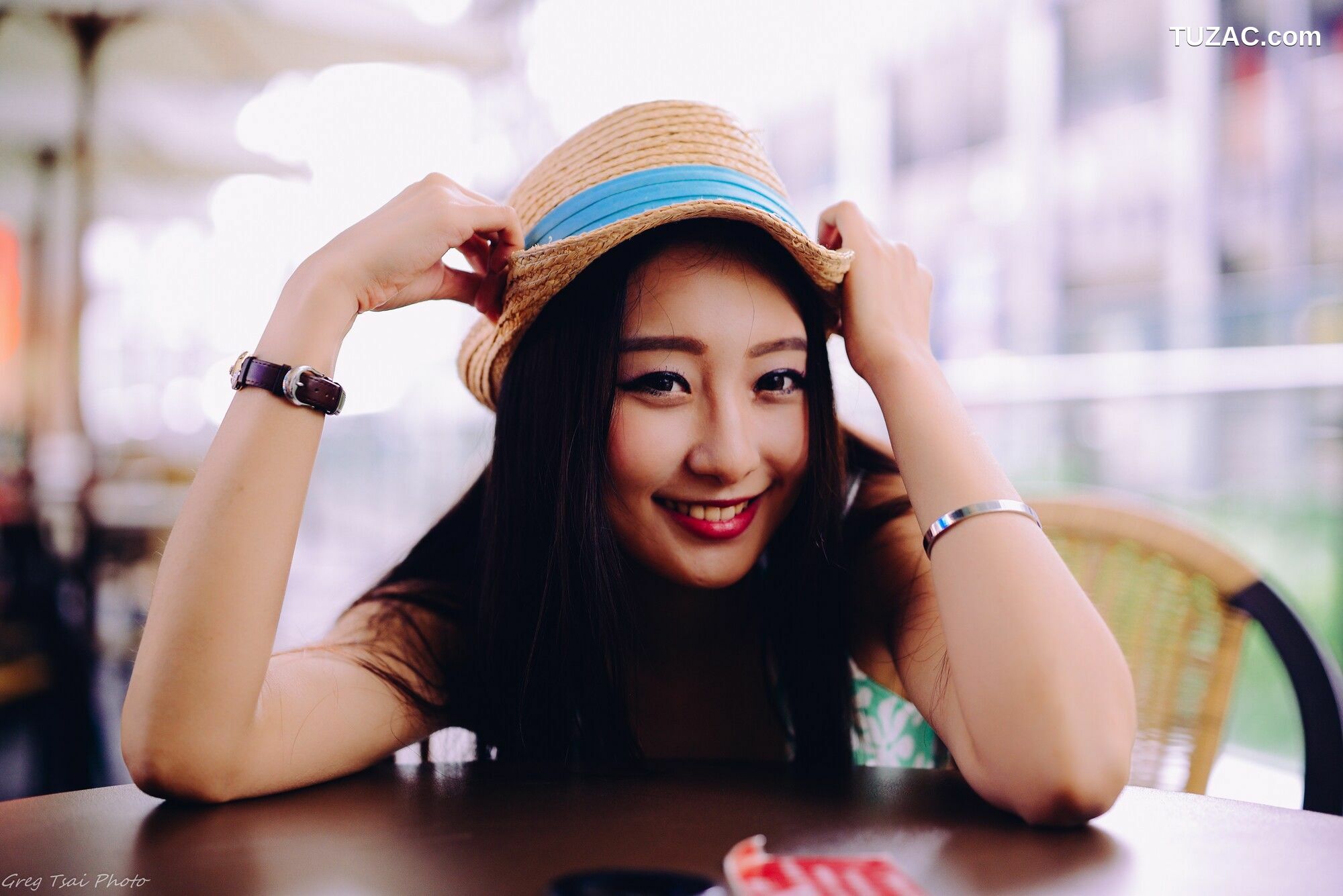 台湾正妹_ Joan小葵 小清新腿模风+信義街拍 写真集[48P]