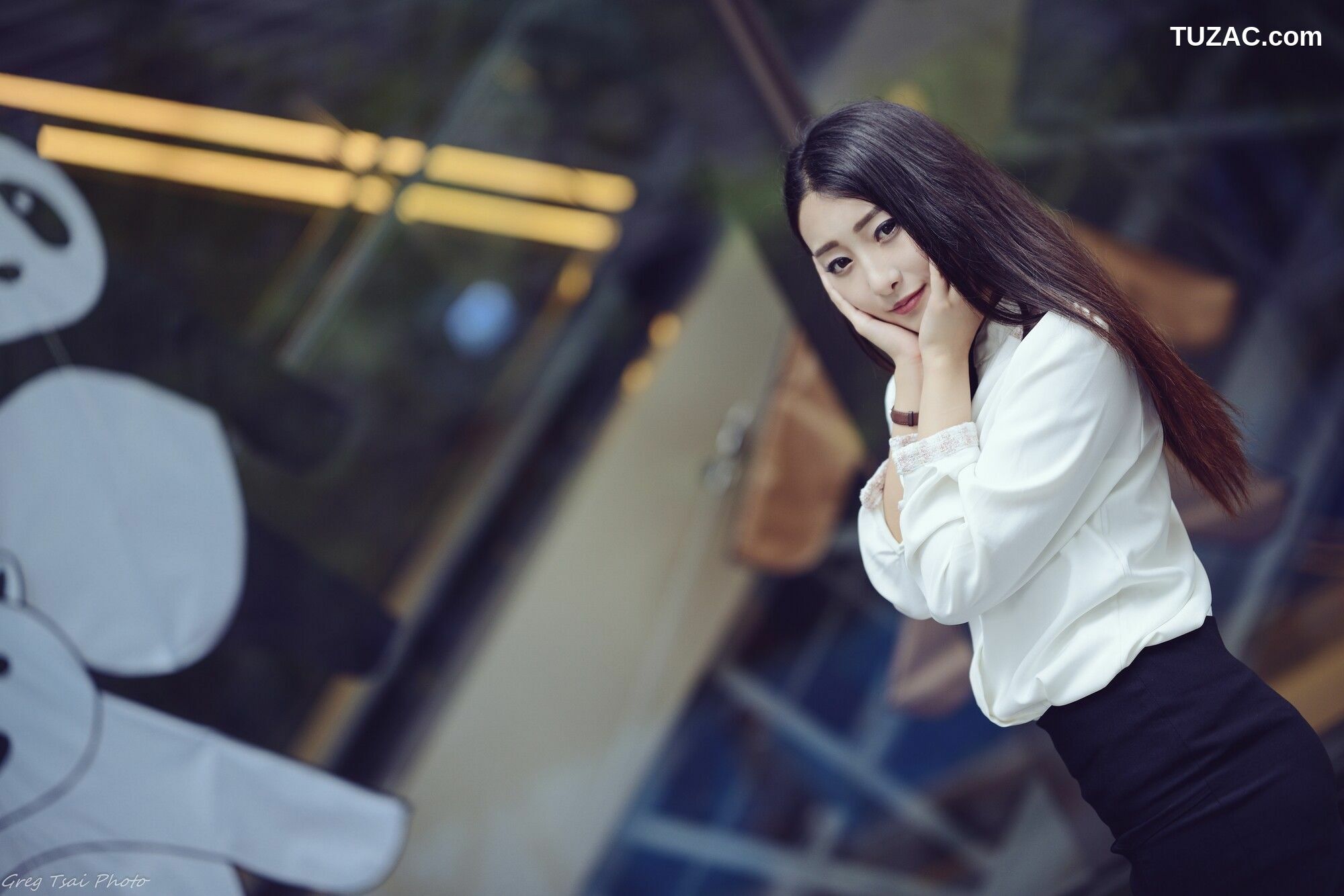 台湾正妹_ Joan小葵 小清新腿模风+信義街拍 写真集[48P]