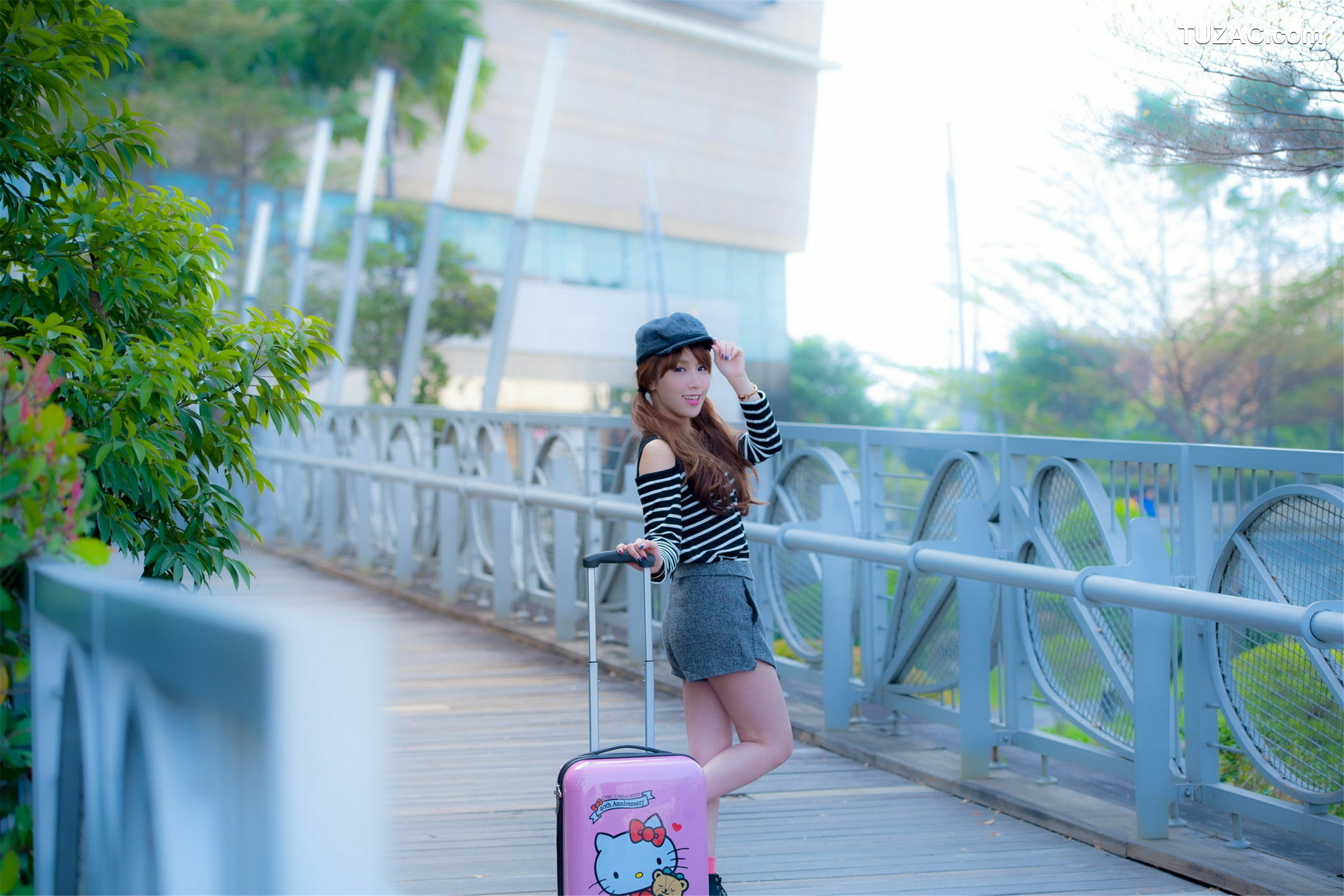 台湾正妹_ Kimi步/吕思莹《时尚外拍》 写真集[41P]
