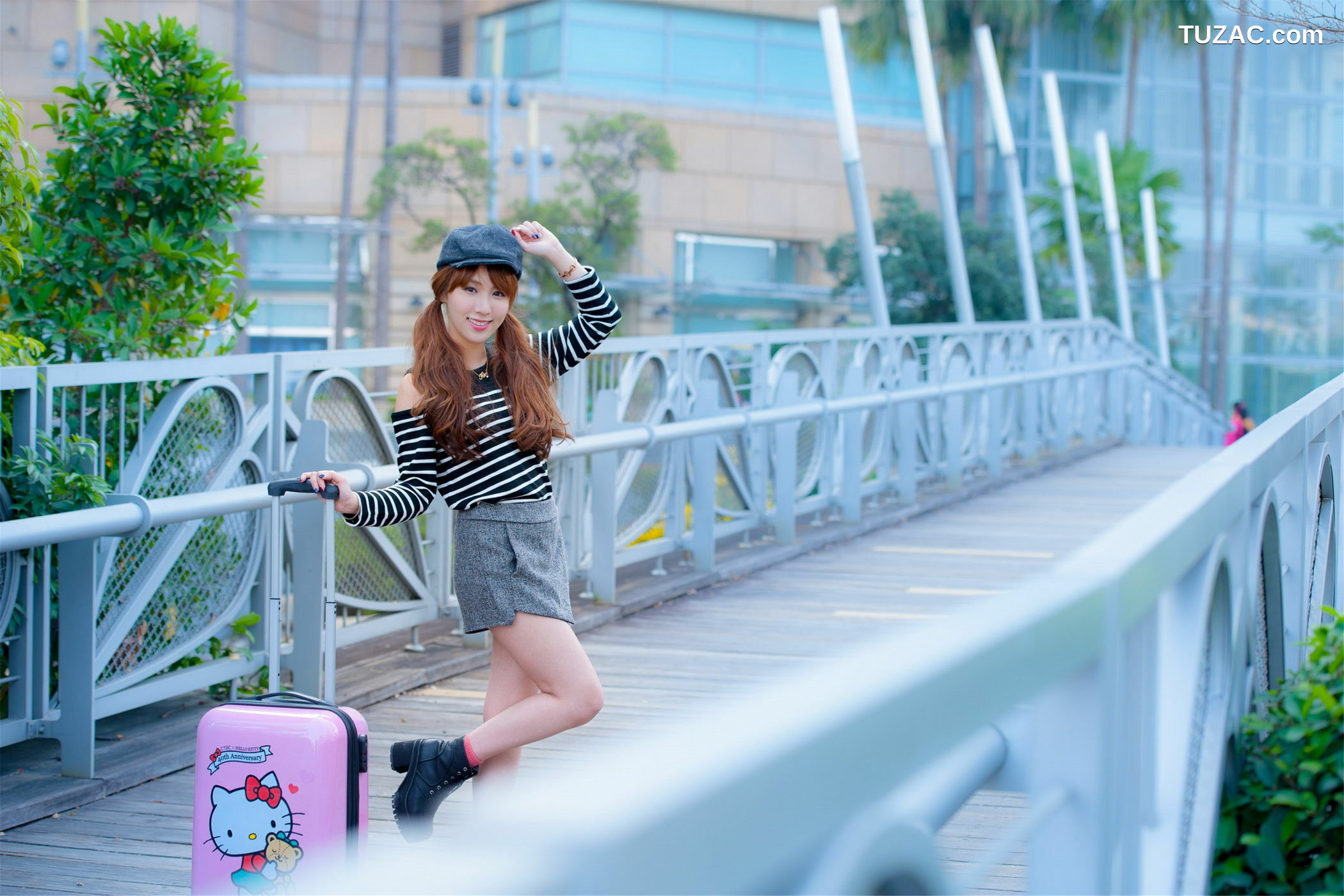 台湾正妹_ Kimi步/吕思莹《时尚外拍》 写真集[41P]