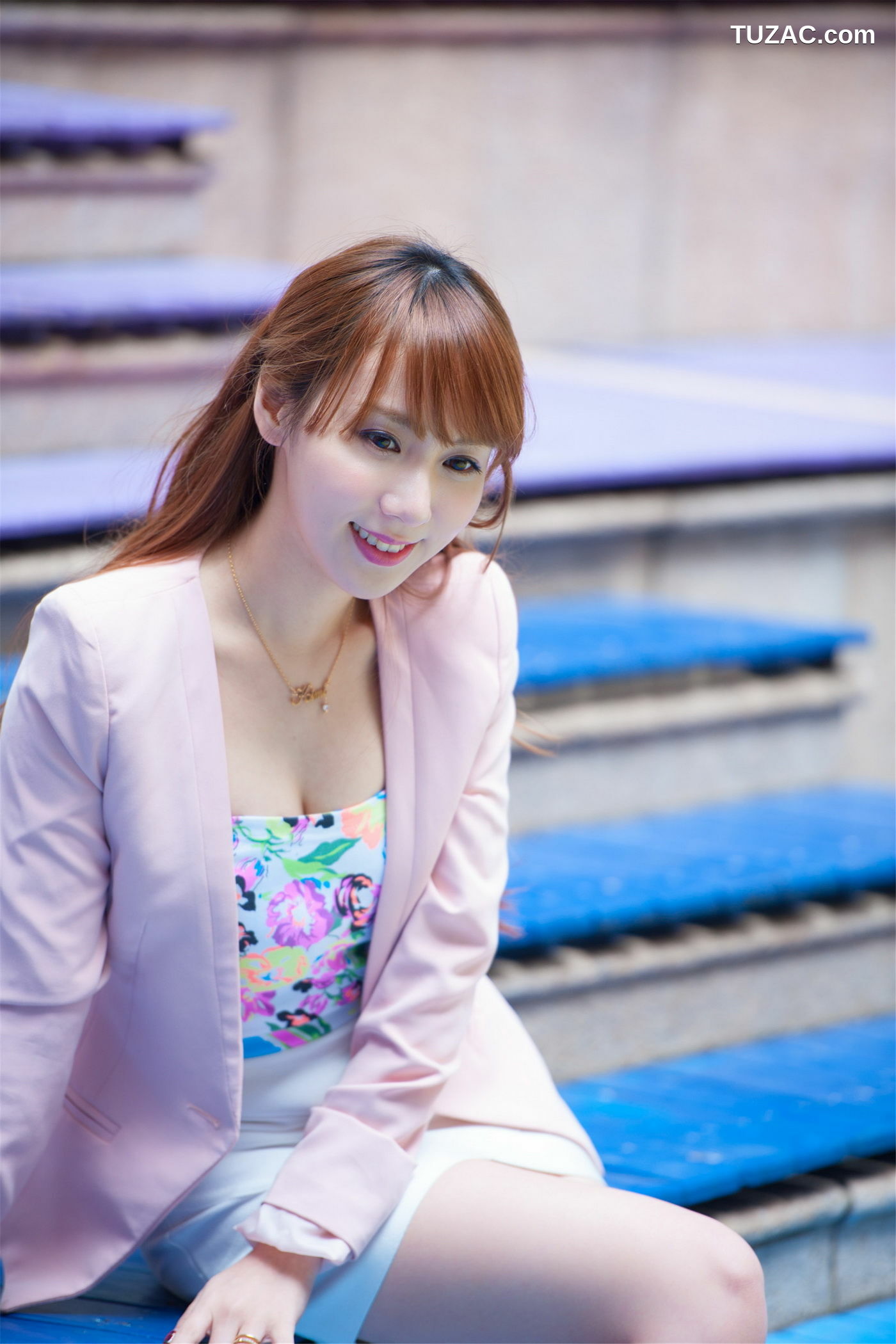 台湾正妹_ Kimi步/吕思莹《时尚外拍》 写真集[41P]