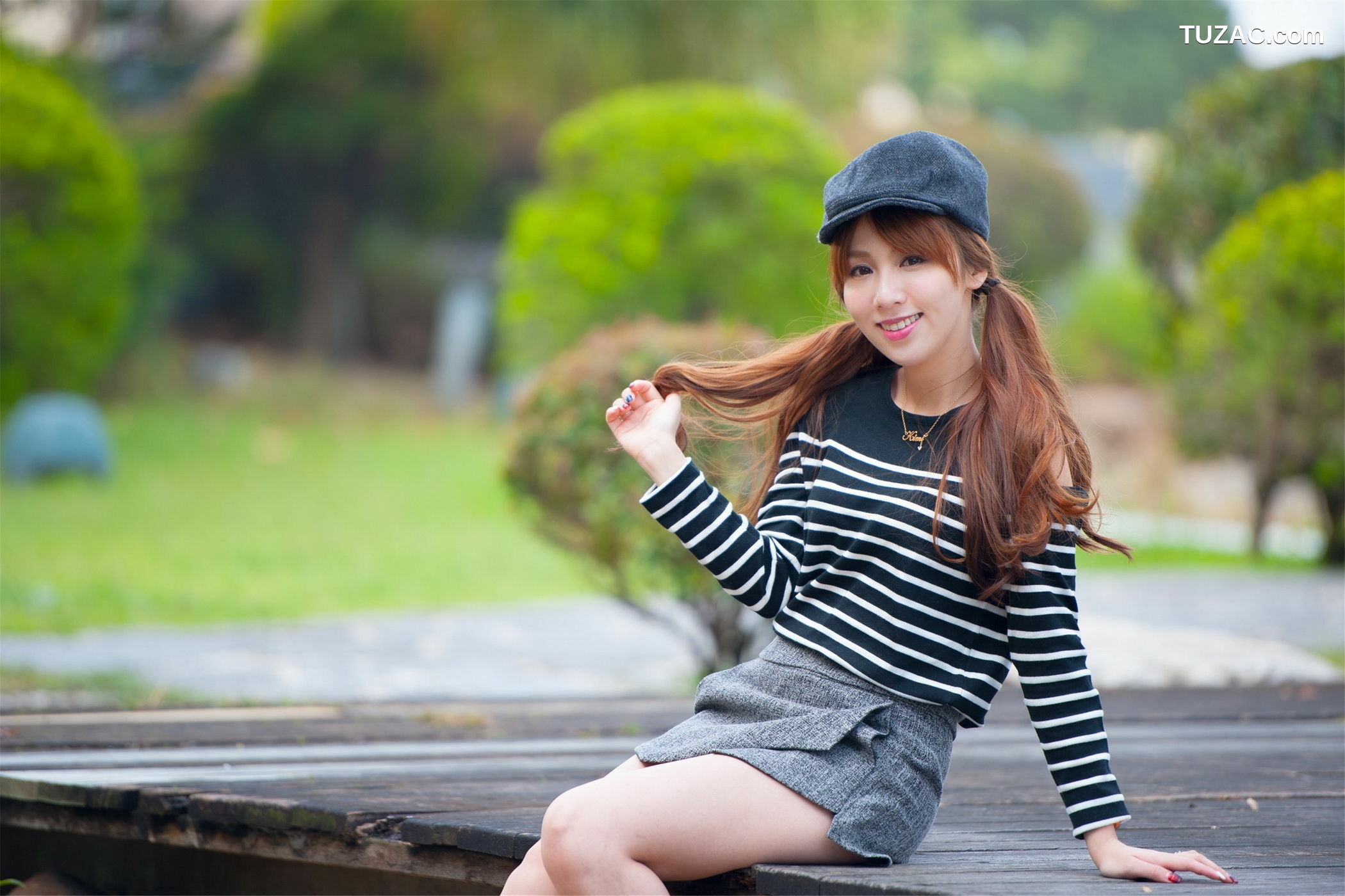 台湾正妹_ Kimi步/吕思莹《时尚外拍》 写真集[41P]