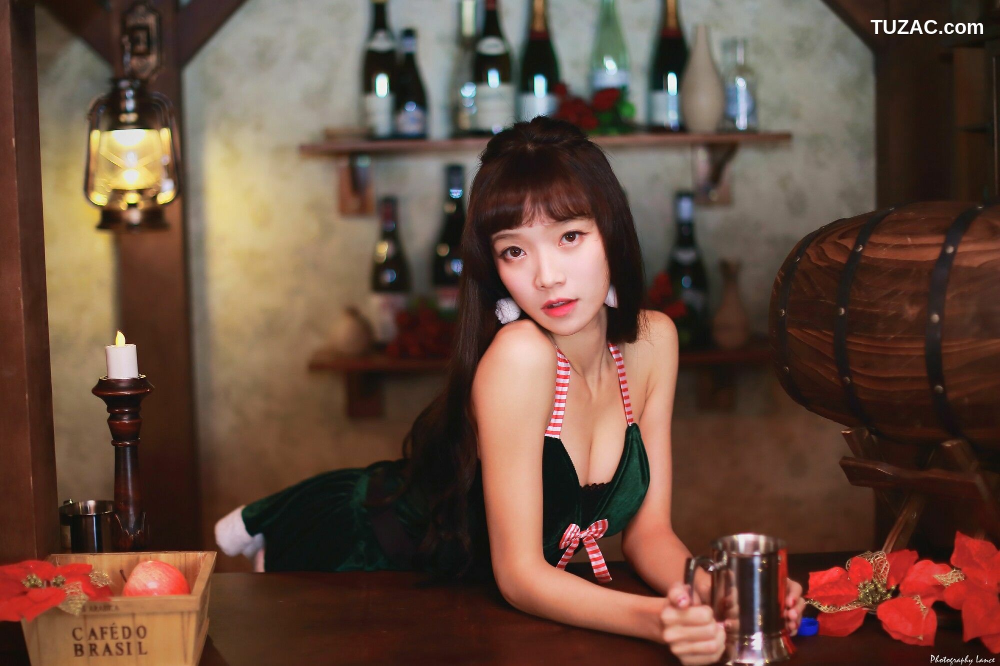 台湾正妹_ Kitty 2017圣诞女郎 聖誕酒館 写真集[17P]