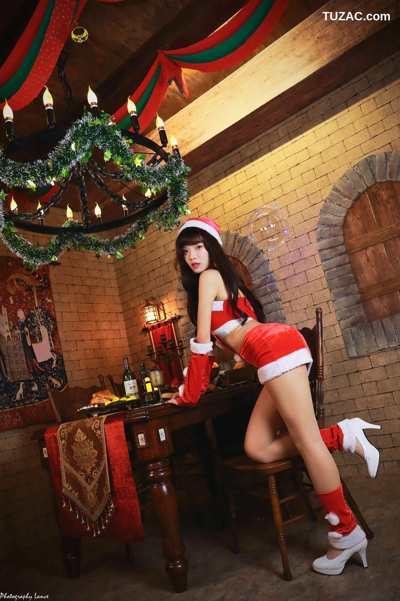 台湾正妹_ Kitty 2017圣诞女郎 聖誕酒館 写真集[17P]