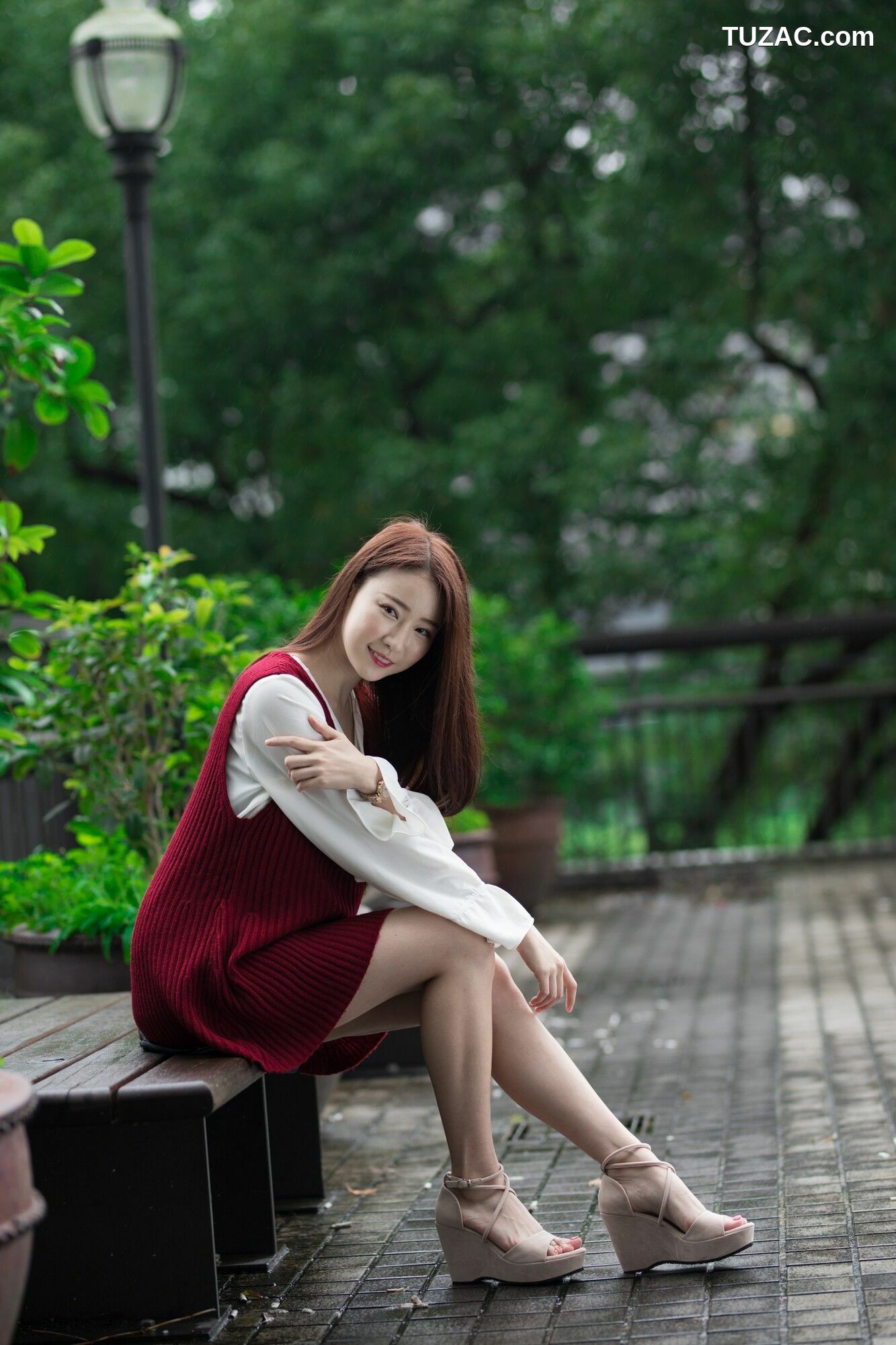 台湾正妹_ Lia杨思原《新店碧潭》 写真集[52P]