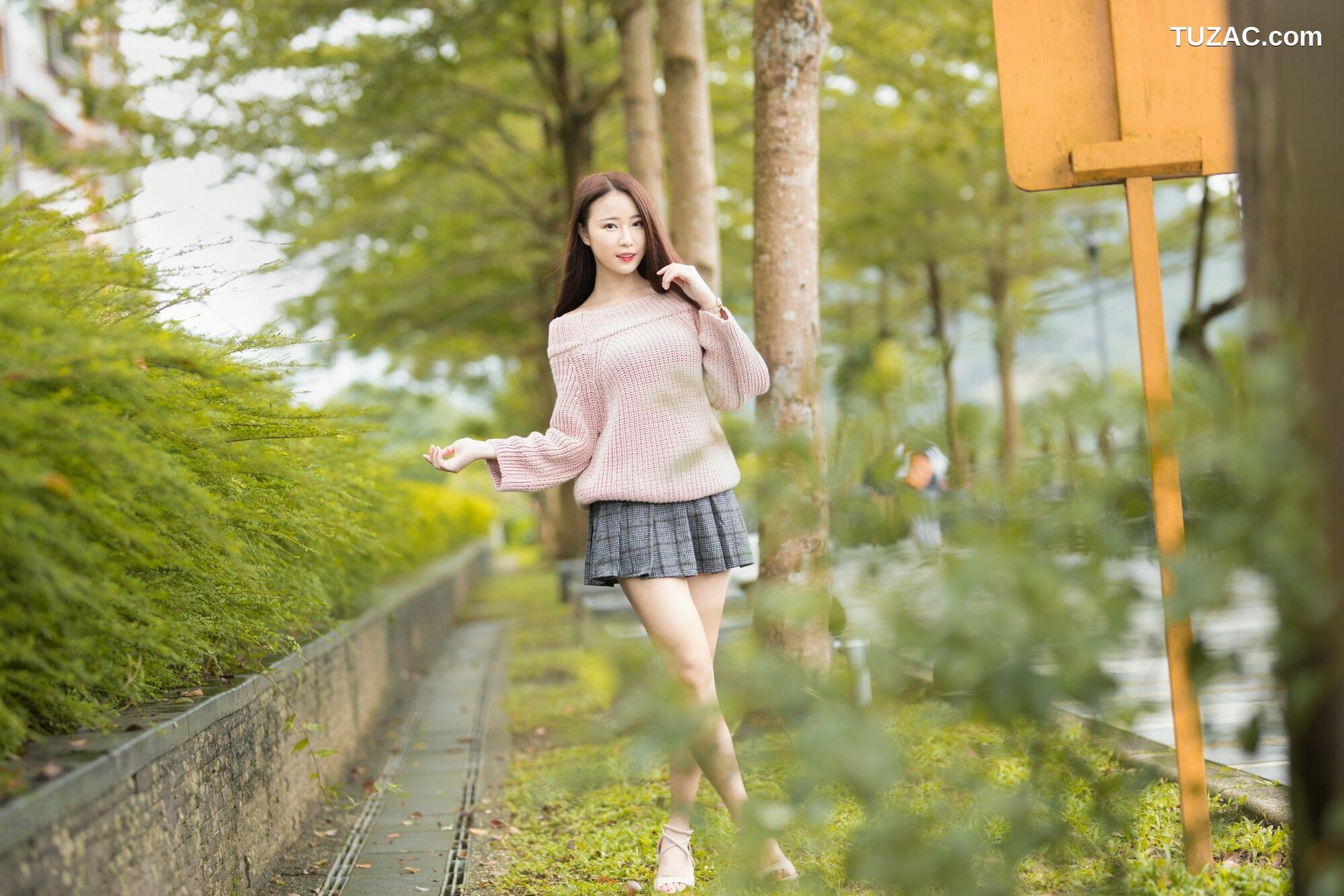 台湾正妹_ Lia杨思原《新店碧潭》 写真集[52P]