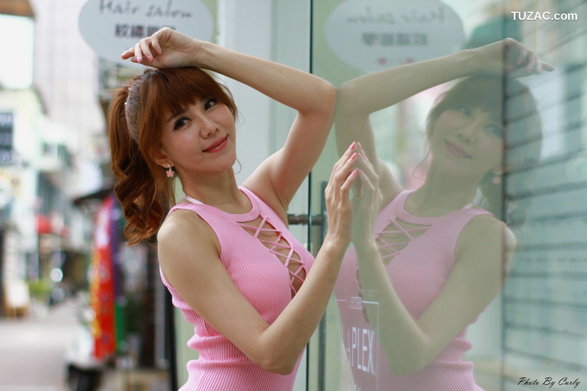 台湾正妹_ Maggie黄淑华《新崛江商圈-街拍包臀短裙》 写真集[99P]