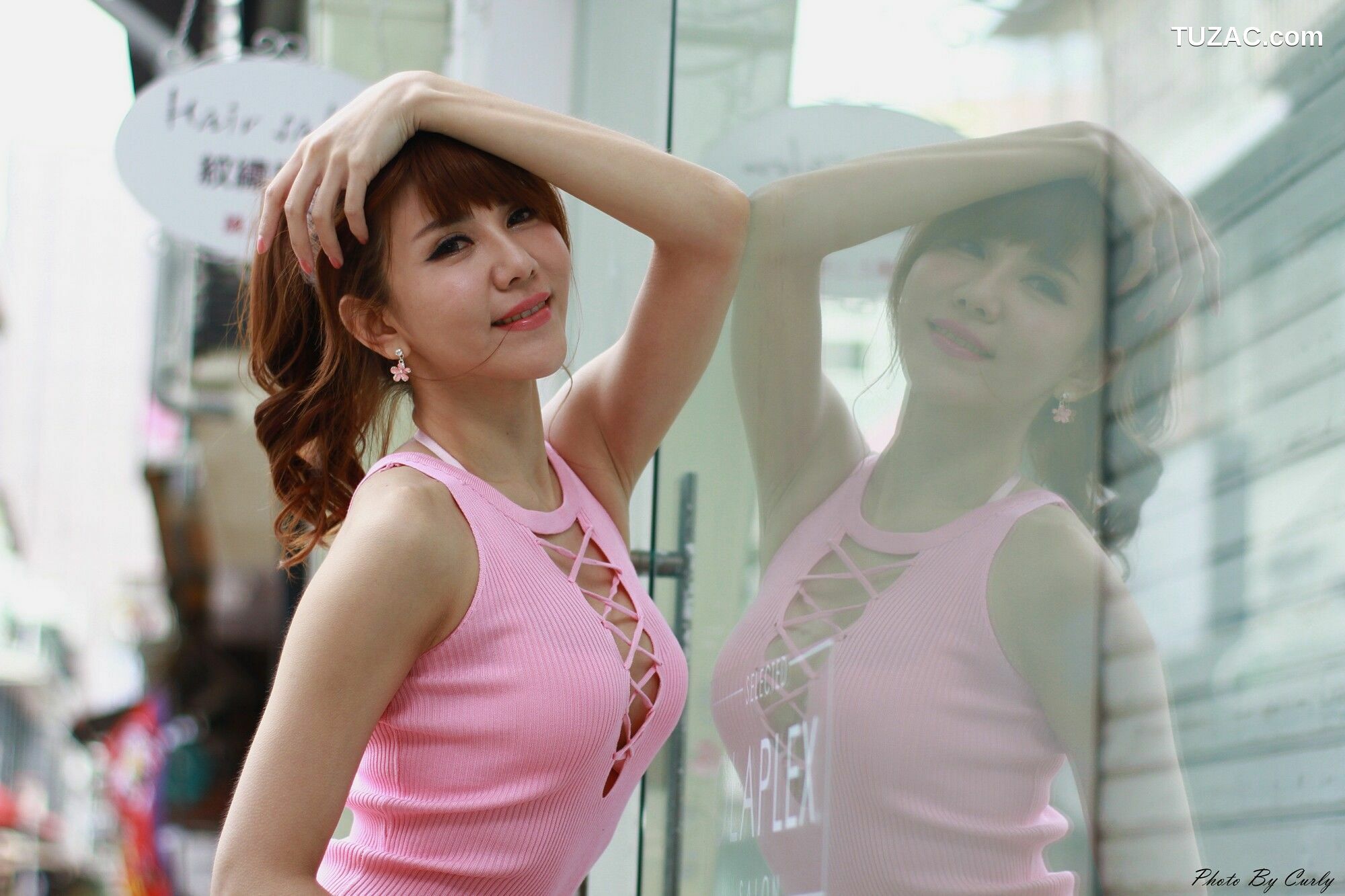 台湾正妹_ Maggie黄淑华《新崛江商圈-街拍包臀短裙》 写真集[99P]