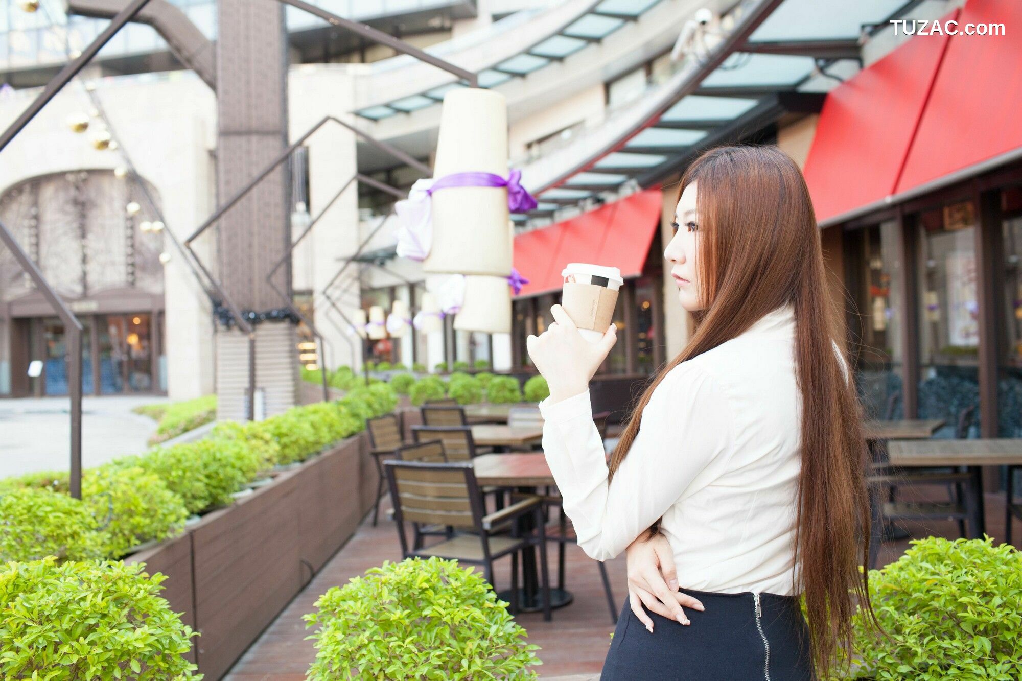 台湾正妹_ Michelle小羽/谢馥羽《信義區街拍黑丝OL系列》 写真集[107P]