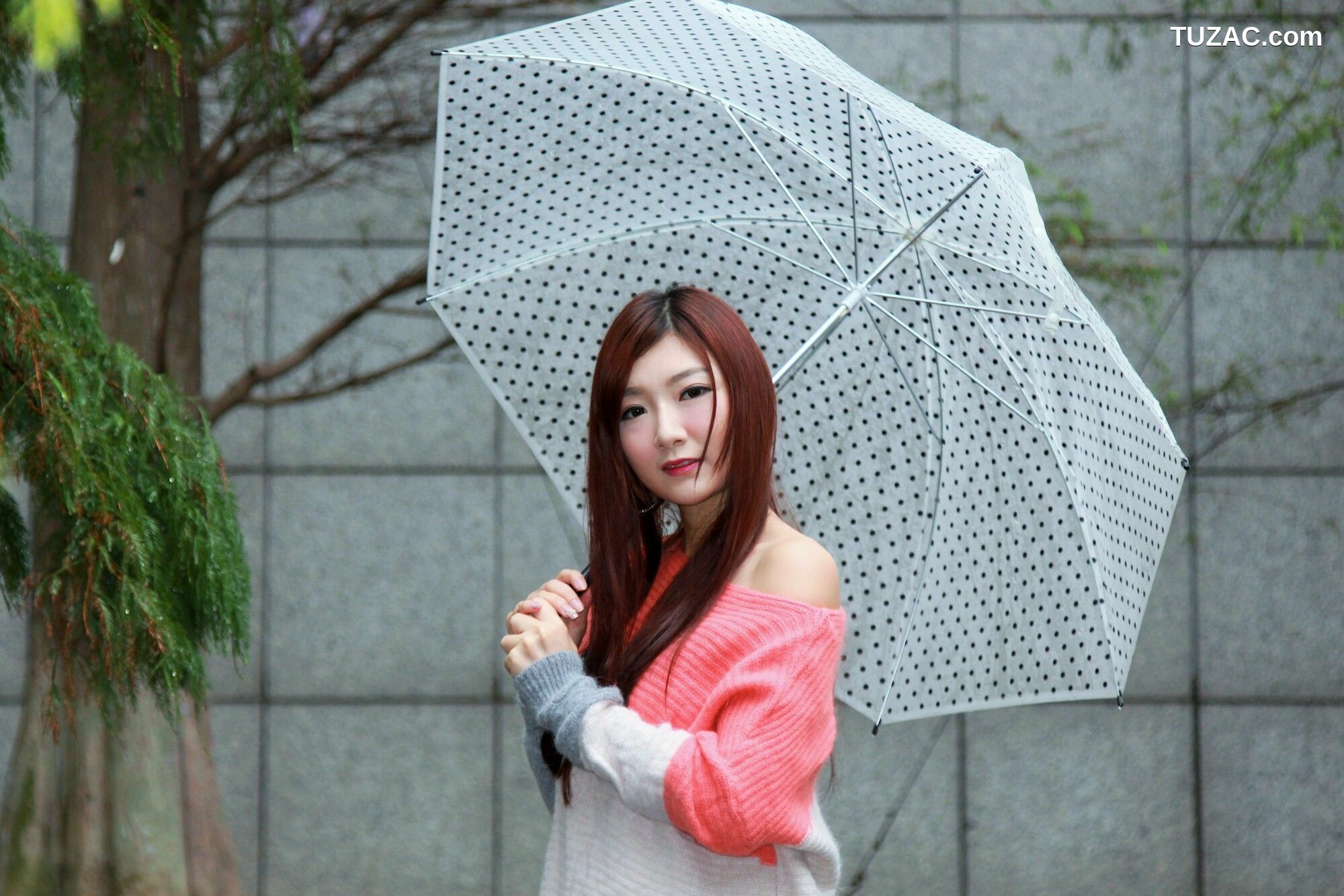 台湾正妹_ Michelle小羽《信義區外拍2套服装》 写真集[46P]