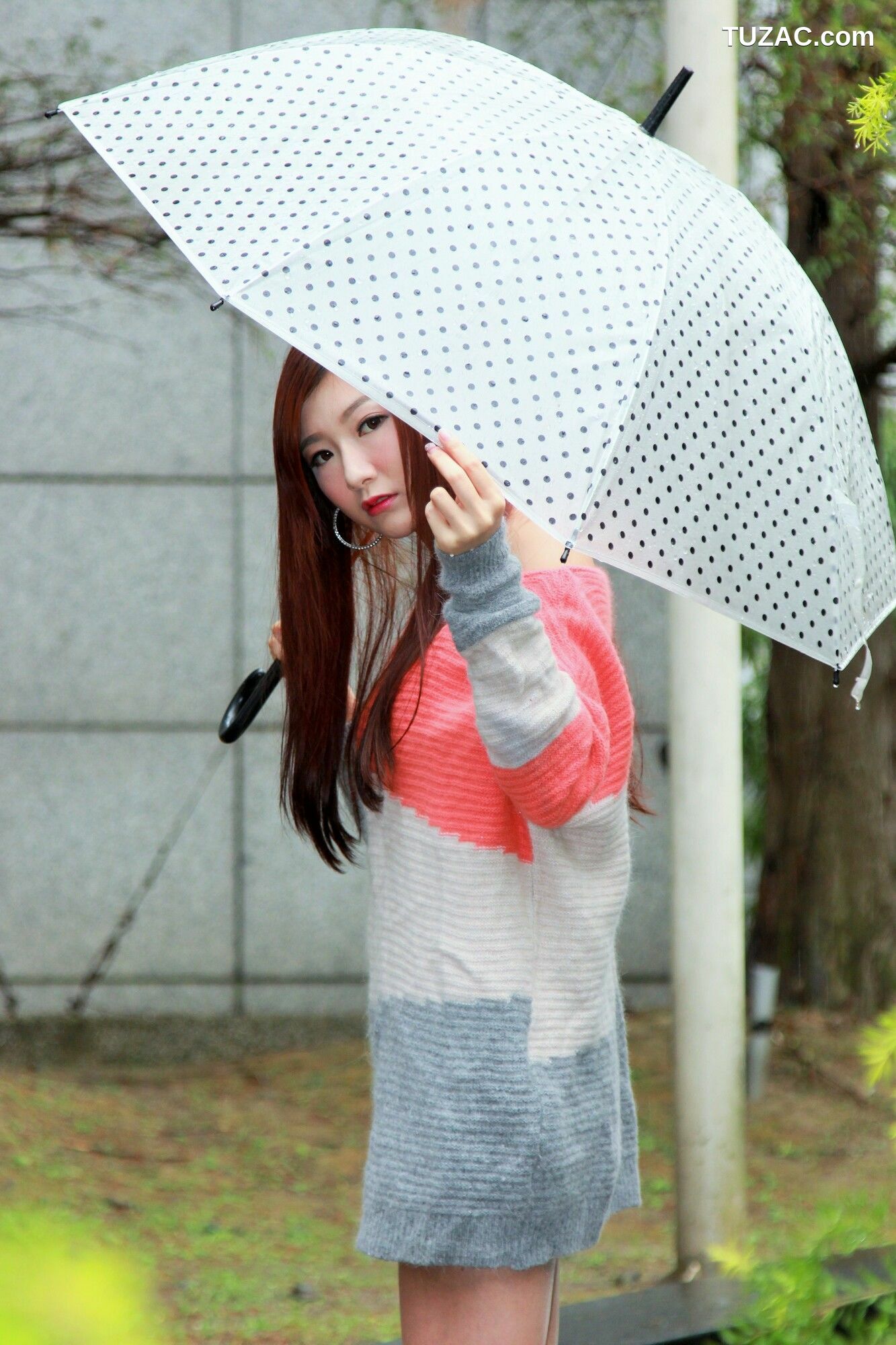 台湾正妹_ Michelle小羽《信義區外拍2套服装》 写真集[46P]