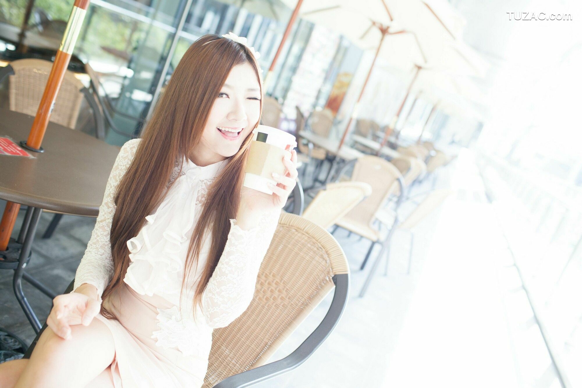 台湾正妹_ Michelle小羽《信義區街拍 蕾丝+包臀短裙》 写真集[109P]