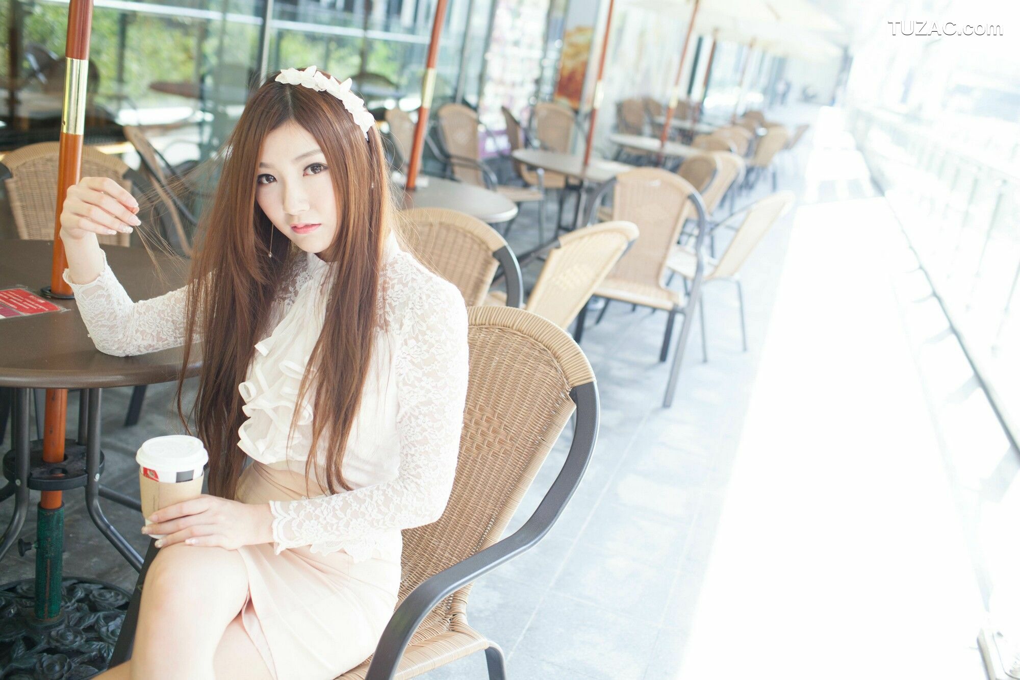 台湾正妹_ Michelle小羽《信義區街拍 蕾丝+包臀短裙》 写真集[109P]