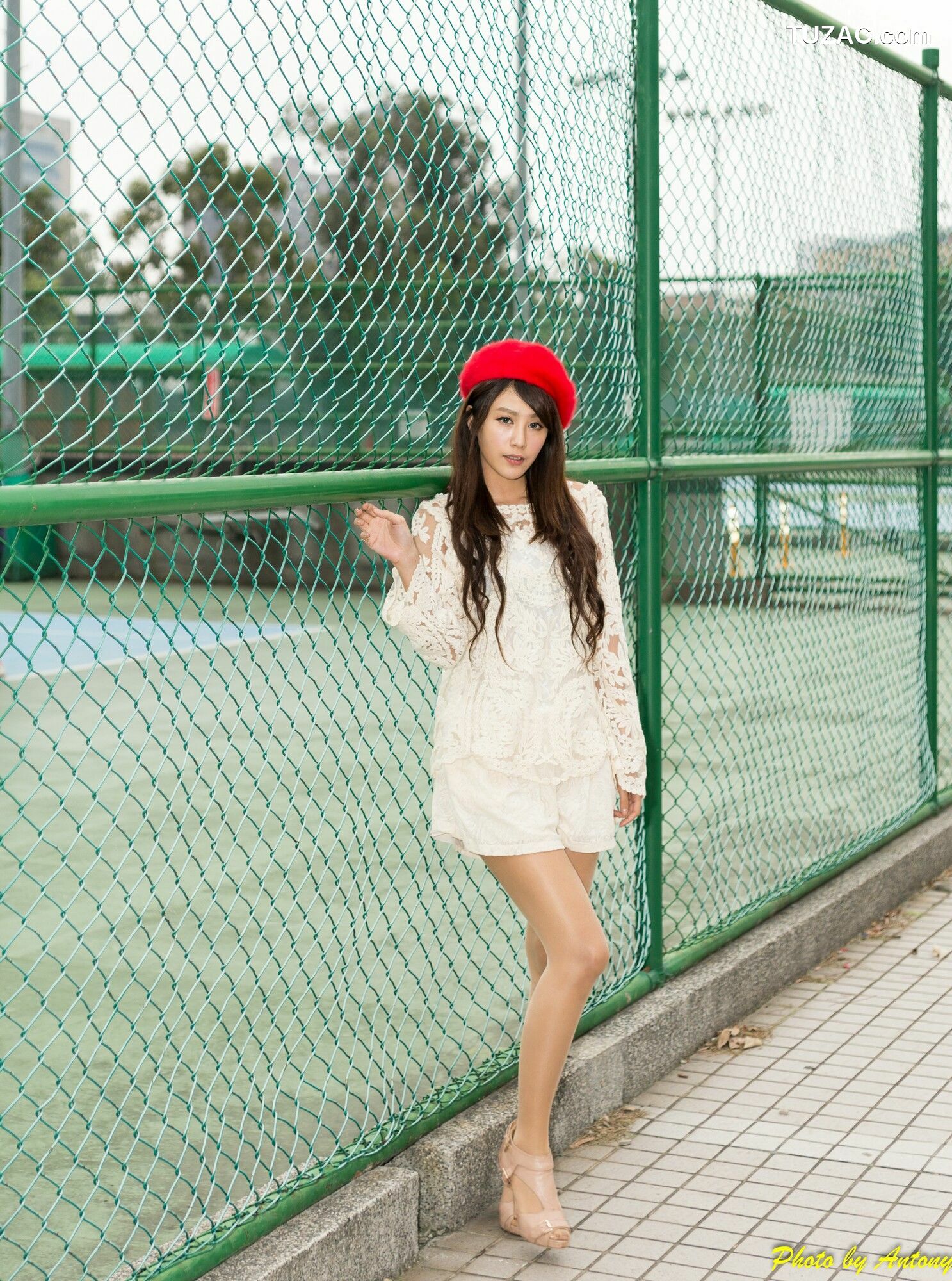 台湾正妹_ Miso夏晴《台大外拍》 写真集[80P]