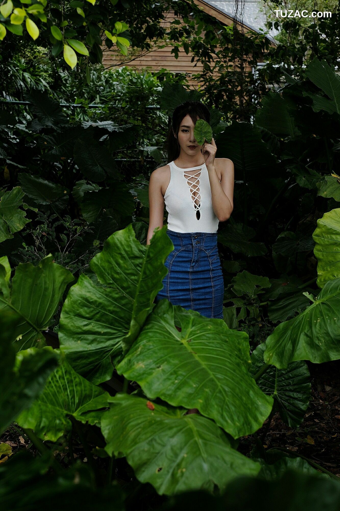 台湾正妹_ Miso夏晴《牛仔街拍》 写真集[31P]