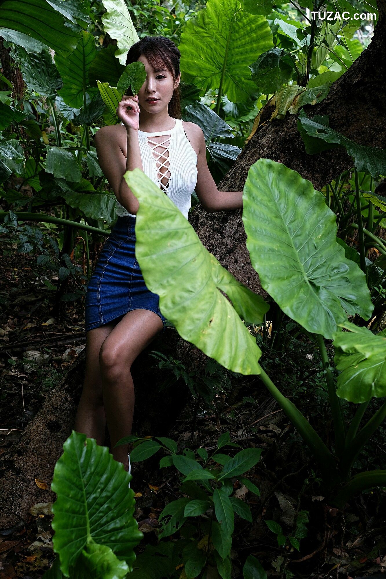 台湾正妹_ Miso夏晴《牛仔街拍》 写真集[31P]