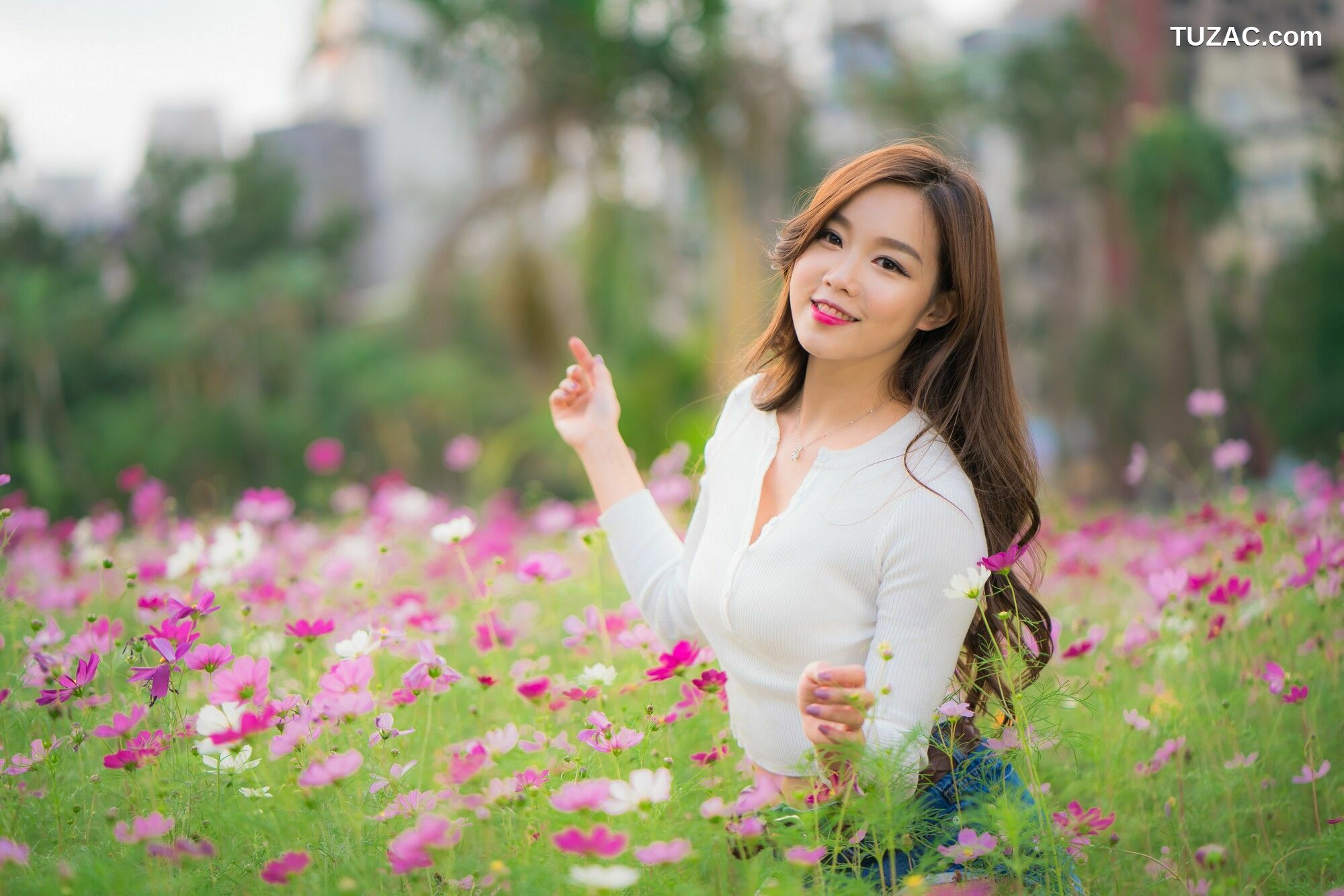 台湾正妹_ Olivia安馜薇《台大外拍》 写真集[62P]