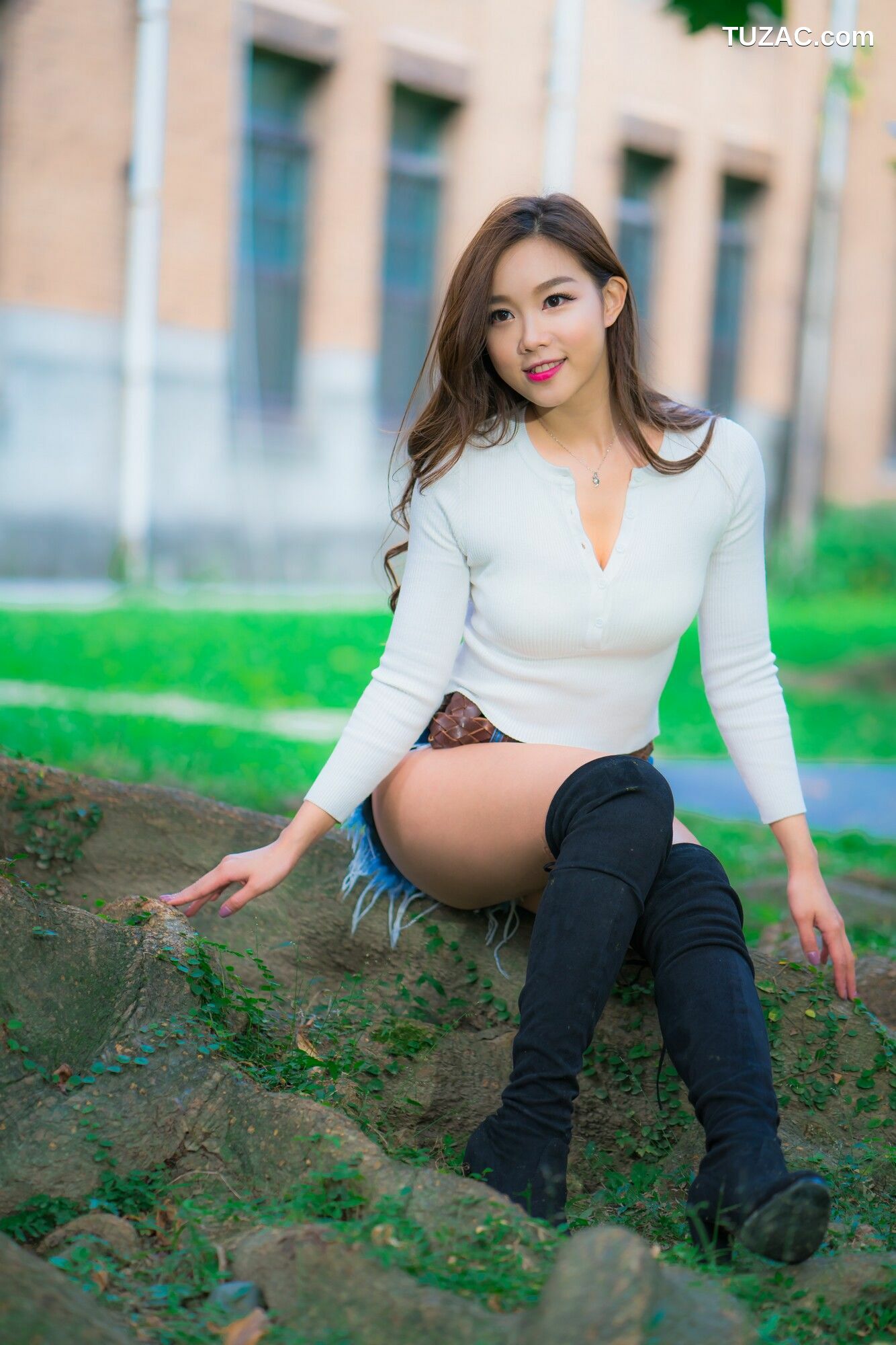 台湾正妹_ Olivia安馜薇《台大外拍》 写真集[62P]