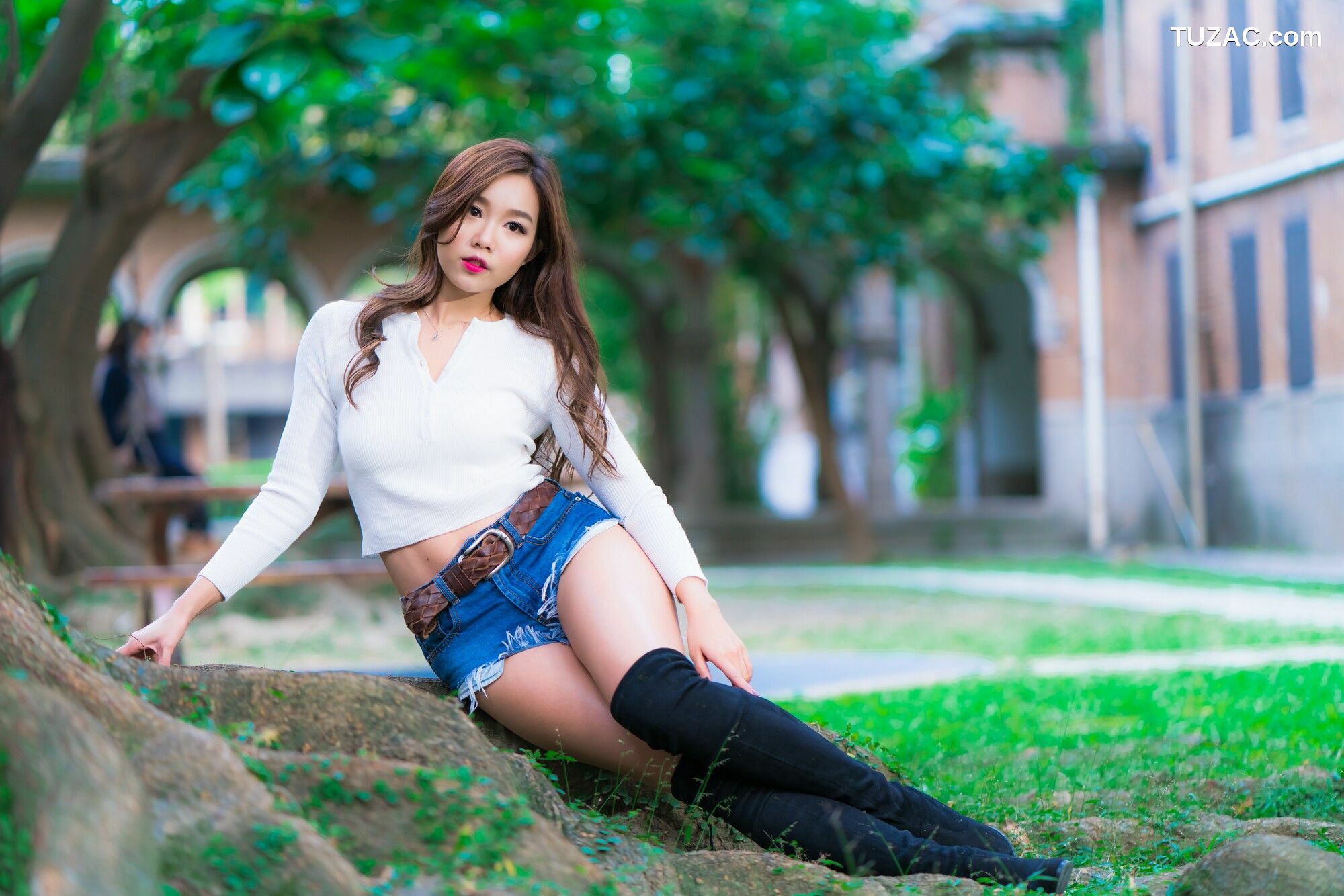 台湾正妹_ Olivia安馜薇《台大外拍》 写真集[62P]