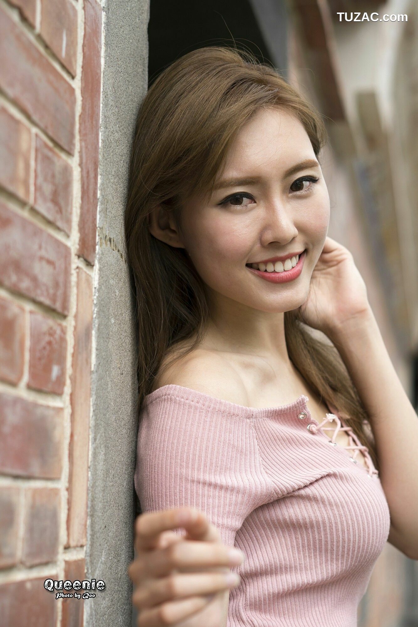 台湾正妹_ Queenie/Q尼 - 热裤美腿街拍 写真集[99P]