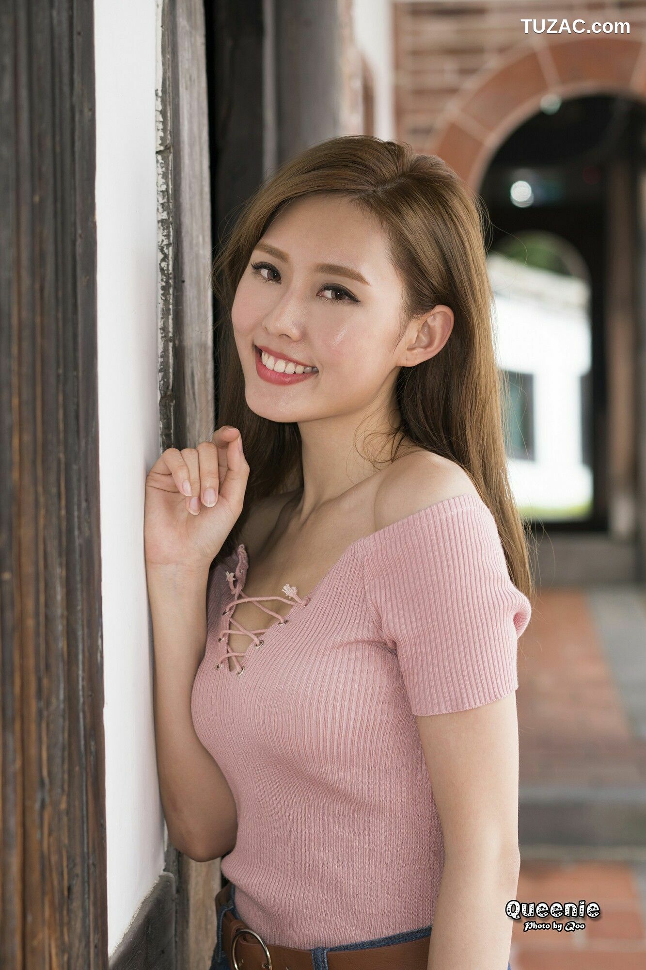 台湾正妹_ Queenie/Q尼 - 热裤美腿街拍 写真集[99P]