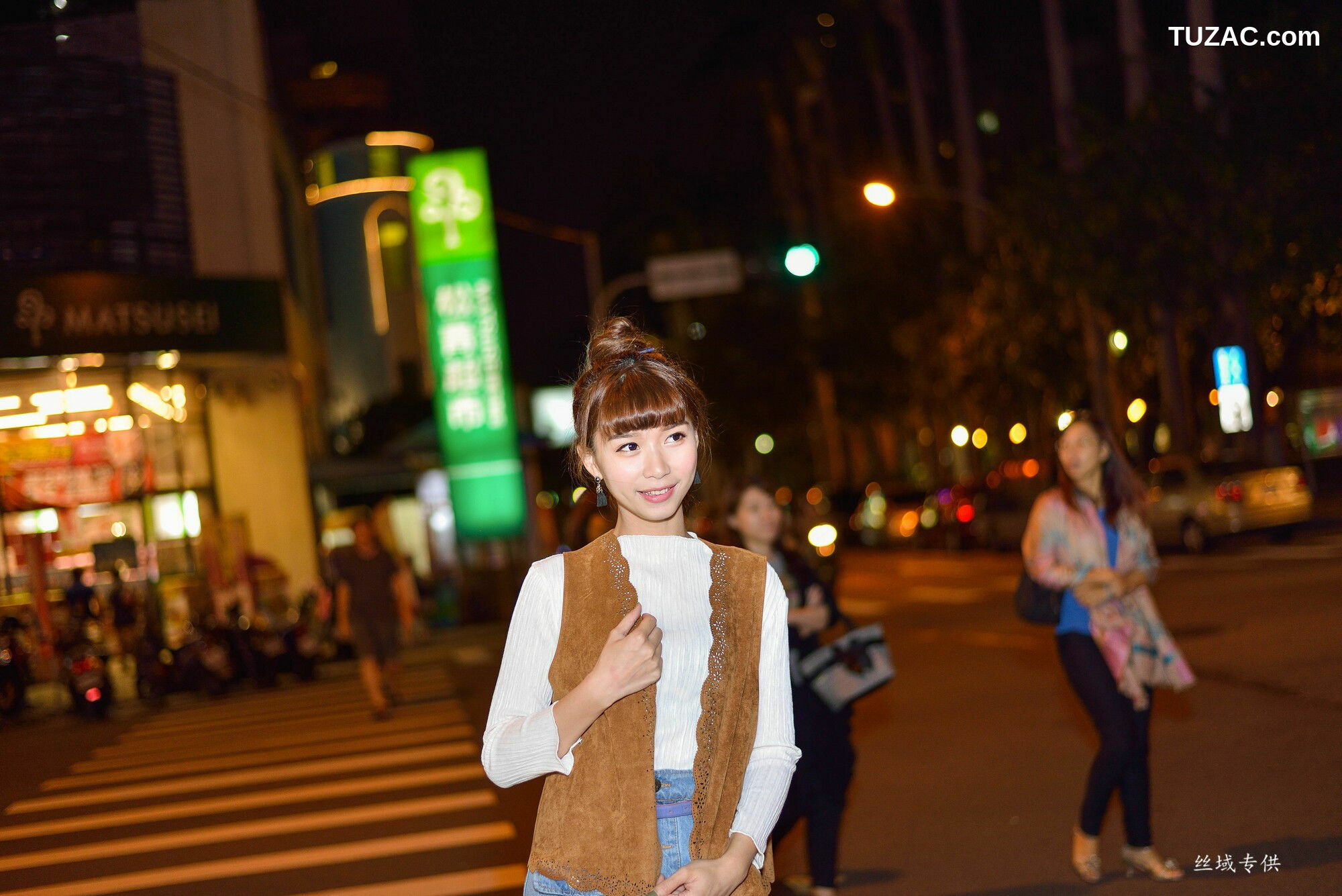 台湾正妹_ TiTi Yang《國美夜拍》 写真集[237P]