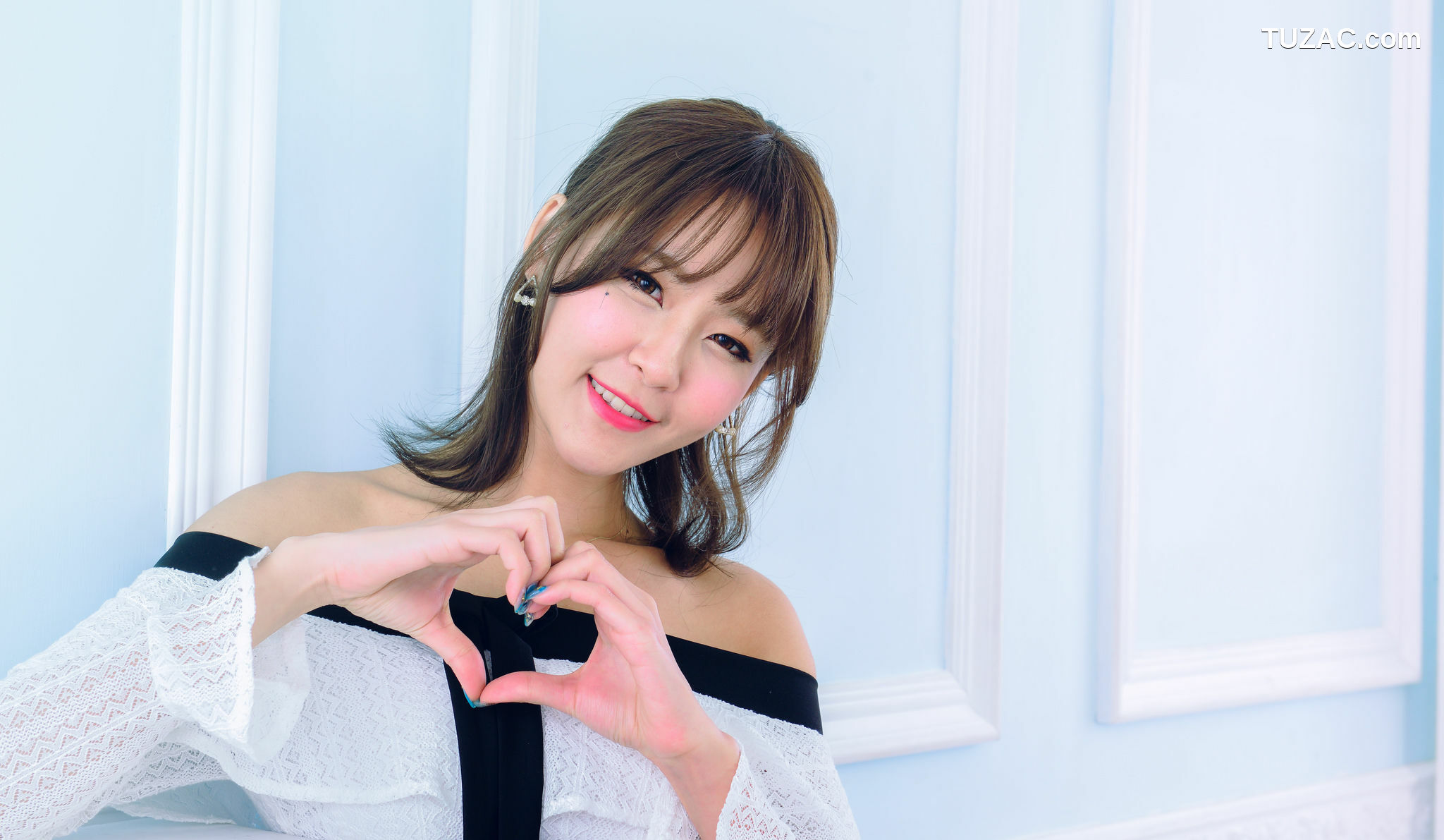 台湾正妹_ Winnie小雪/庄咏惠 - 3套服饰 写真集[90P]