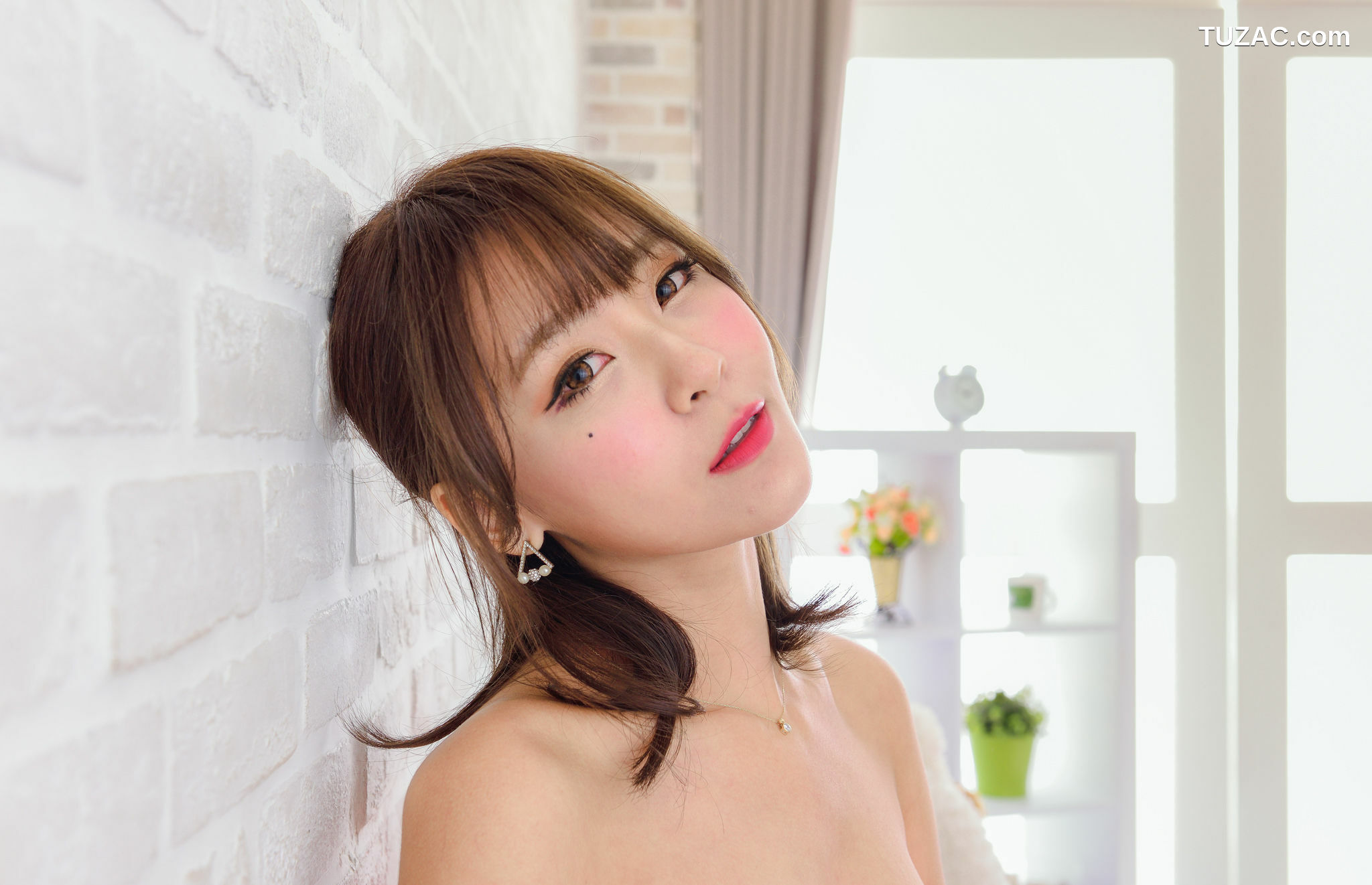 台湾正妹_ Winnie小雪/庄咏惠 - 3套服饰 写真集[90P]