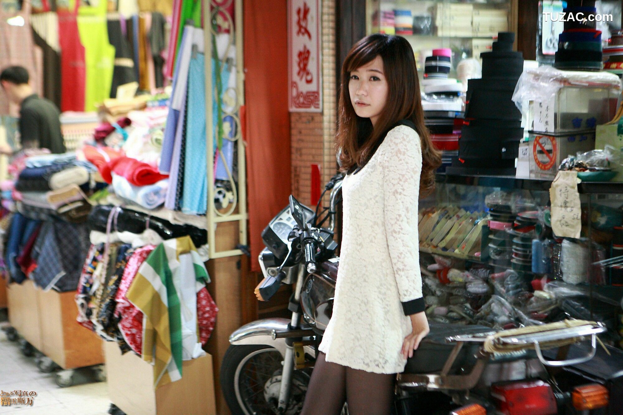 台湾正妹_ 丸子《臺南小西門外拍》 写真集[62P]