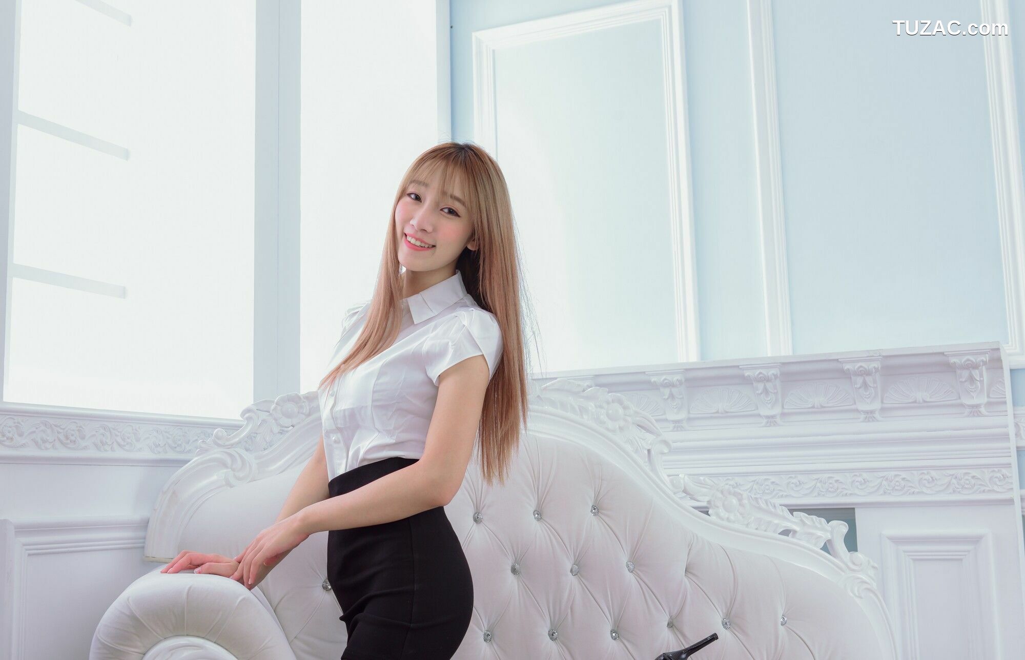 台湾正妹_ 刘萱IRIS - 棚拍图片 写真集[19P]