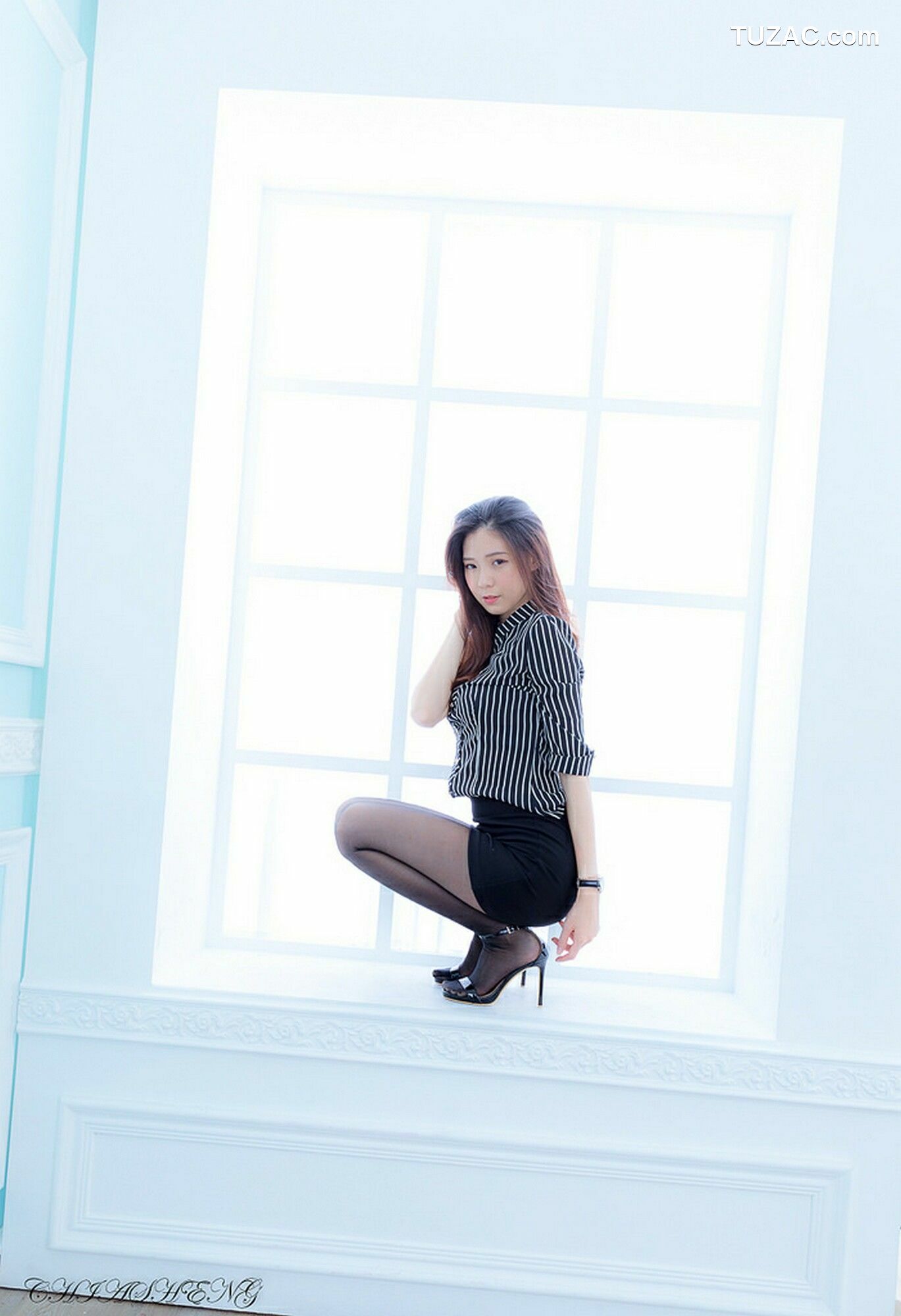 台湾正妹_ 吴若dudu - 黑丝包臀小美女 写真集[30P]