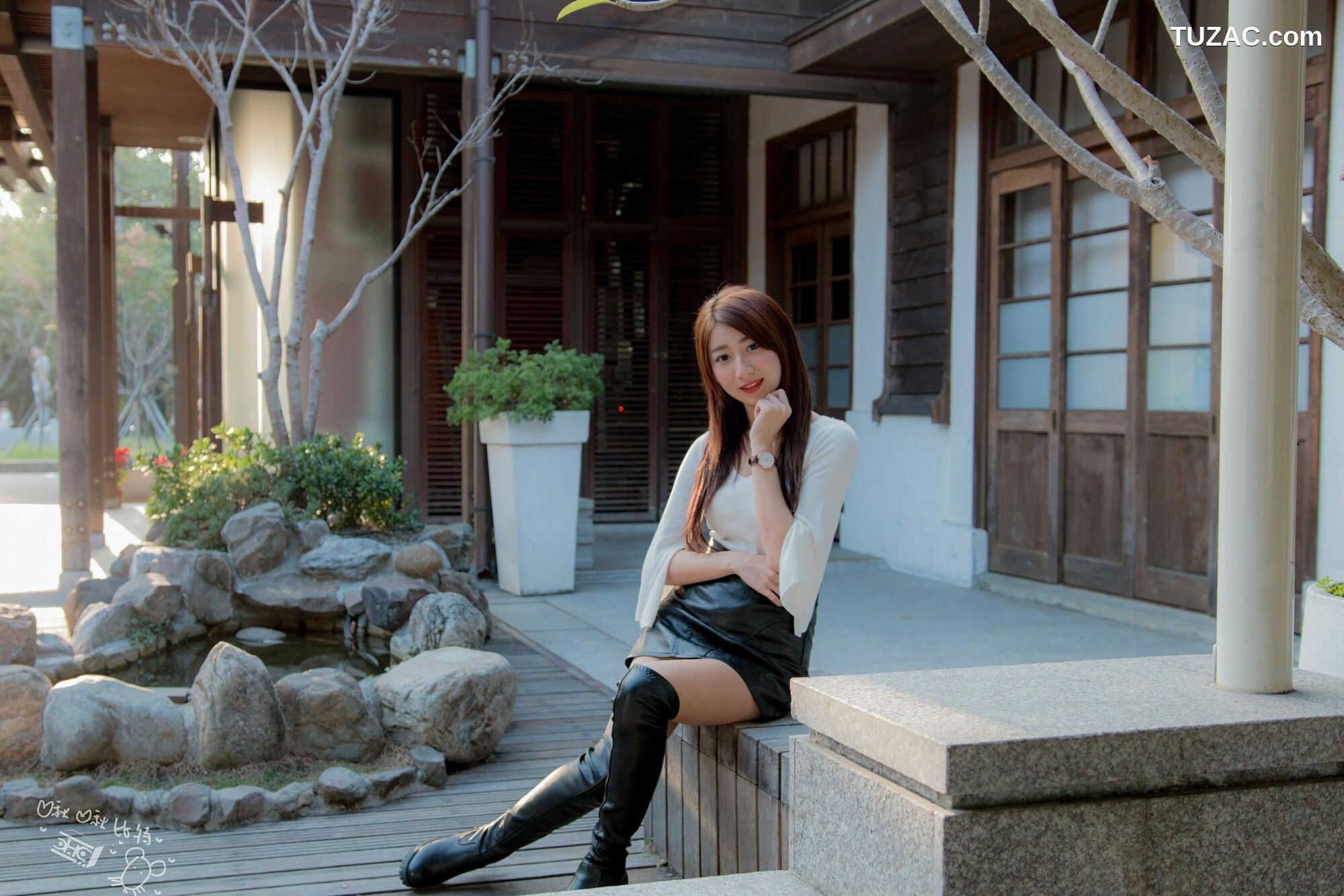 台湾正妹_ 啾比特(张嘉庭)《走光復新村甜美外拍短裙系列》 写真集[56P]