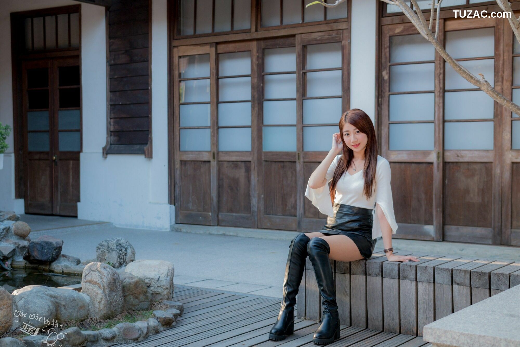 台湾正妹_ 啾比特(张嘉庭)《走光復新村甜美外拍短裙系列》 写真集[56P]