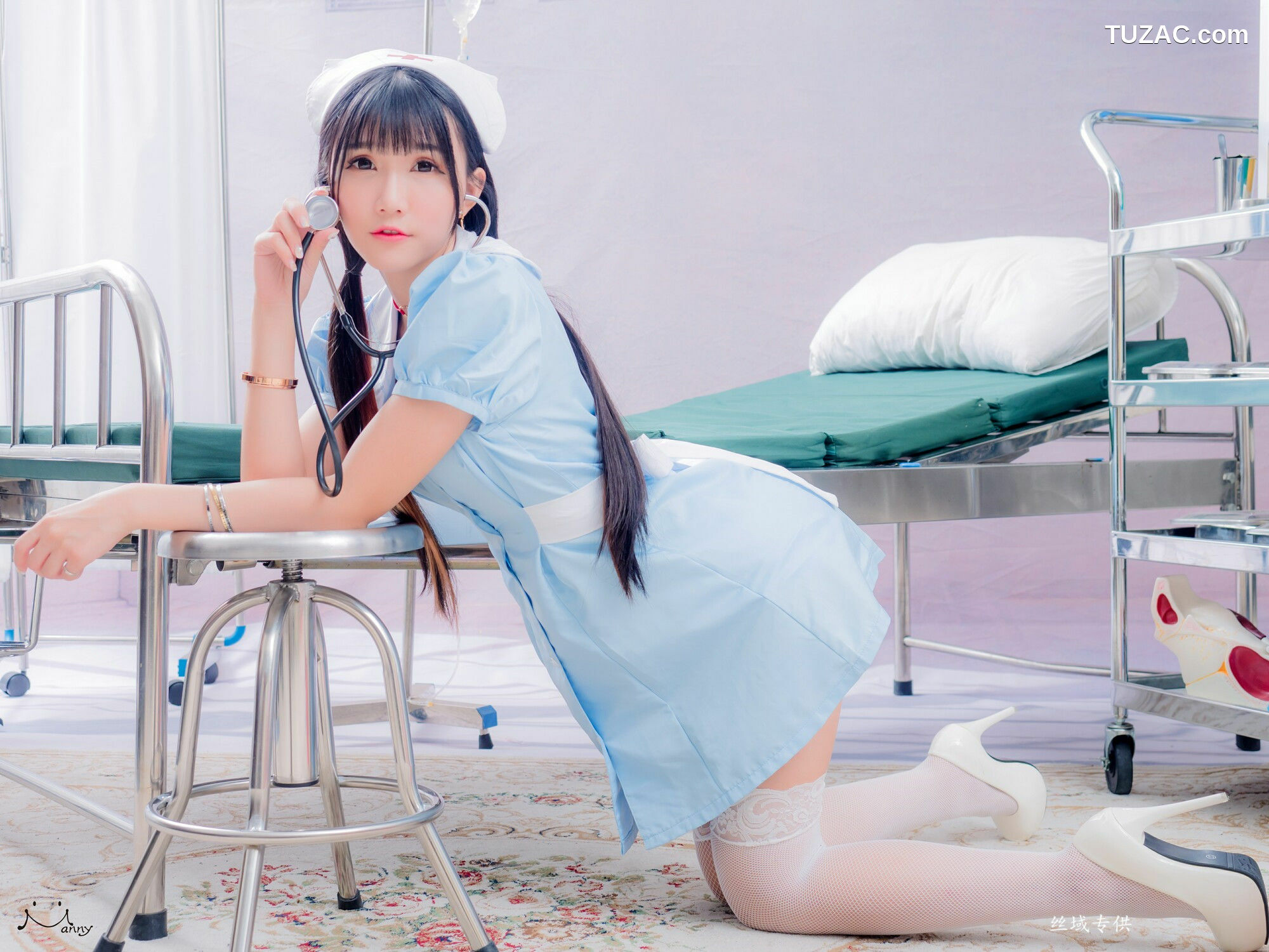 台湾正妹_ 喬喬兒《粉蓝護士風》 写真集[24P]