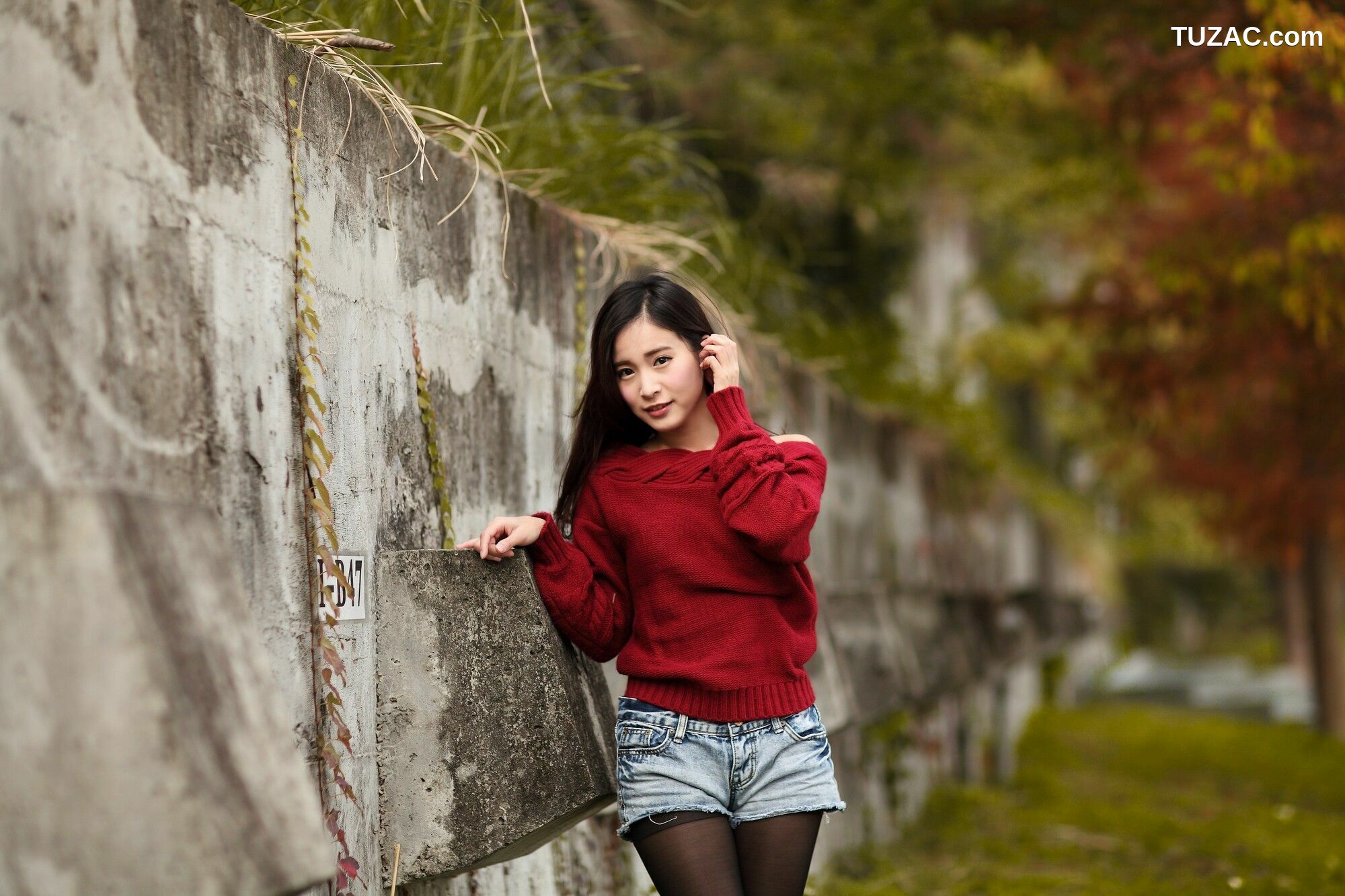 台湾正妹_ 孟洁 (两套服装） 写真集[89P]