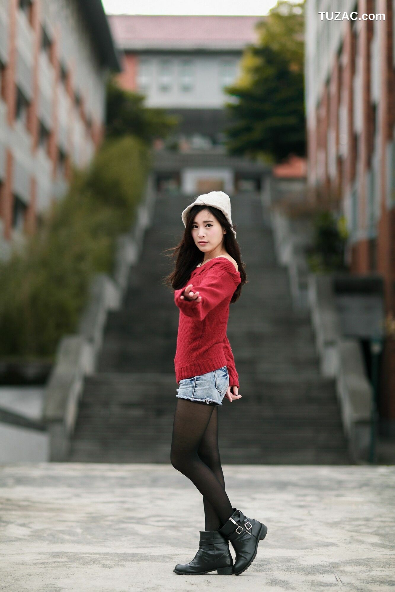 台湾正妹_ 孟洁 (两套服装） 写真集[89P]