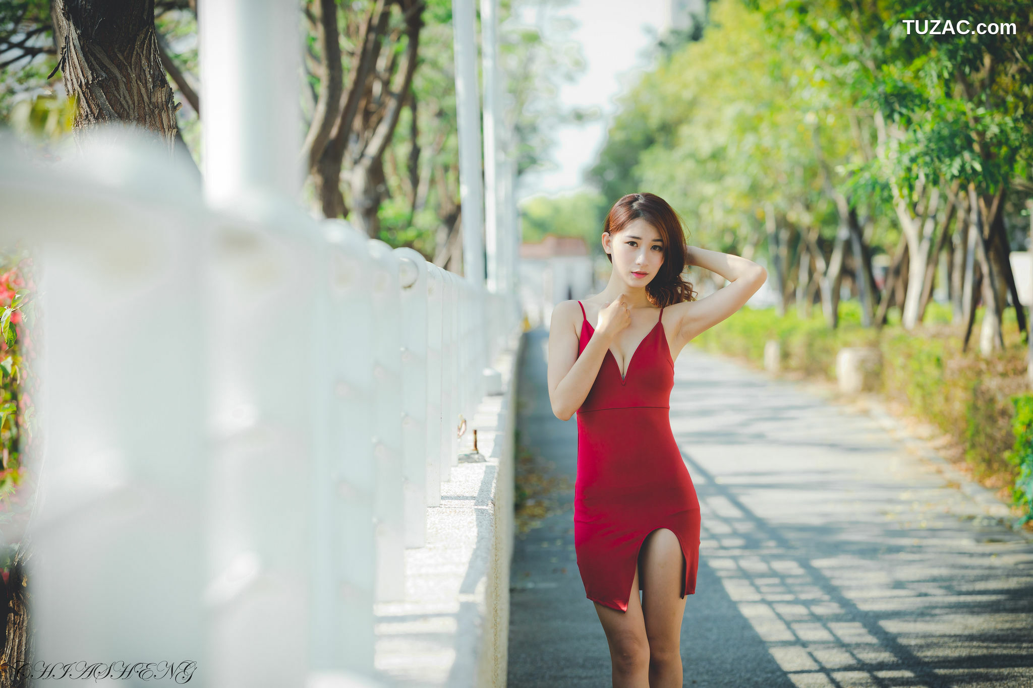 台湾正妹_ 小雨 - 性感時裝外拍 写真集[36P]
