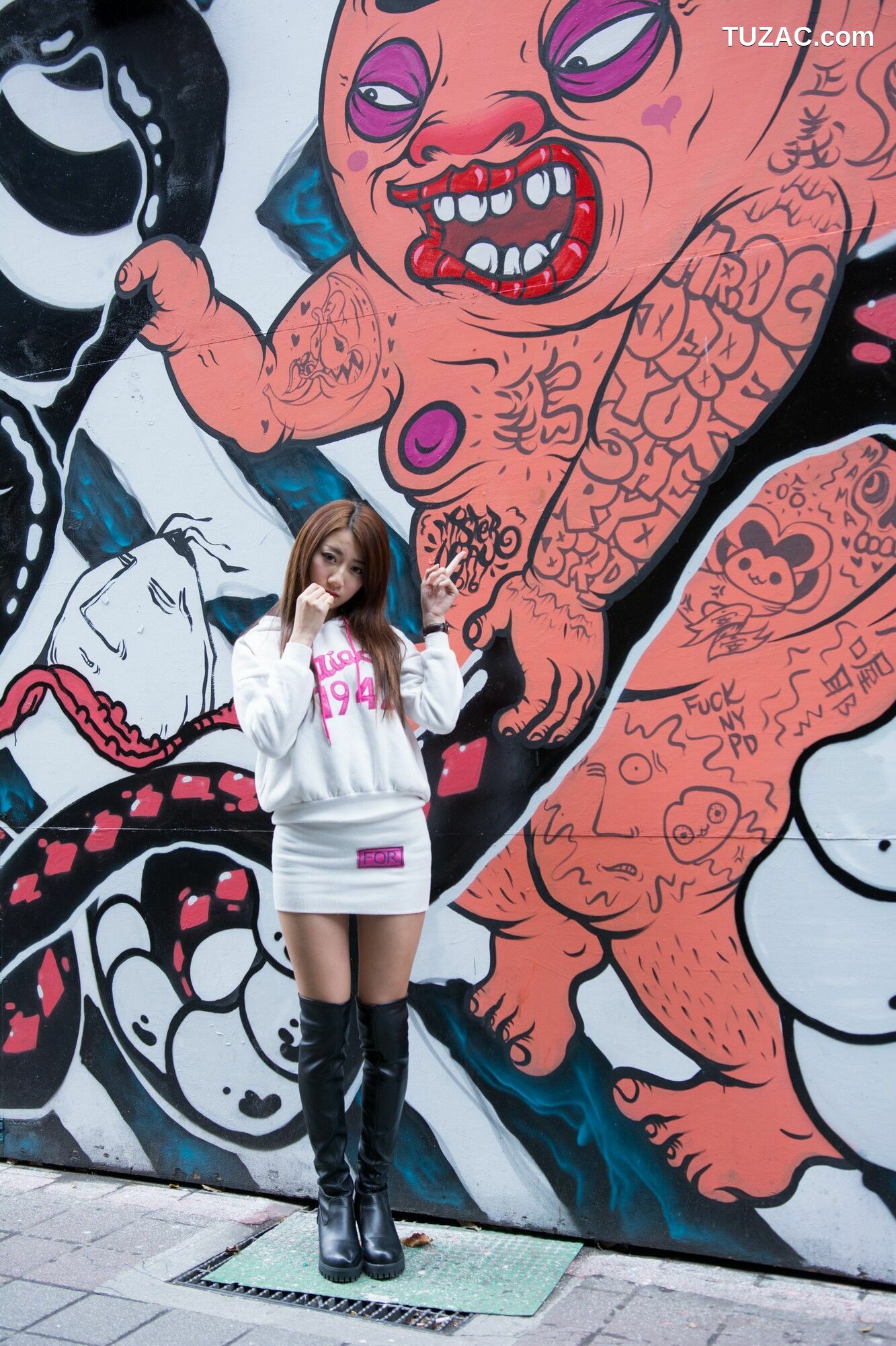 台湾正妹_ 张嘉庭/啾比特《西門町长靴少女》 写真集[70P]