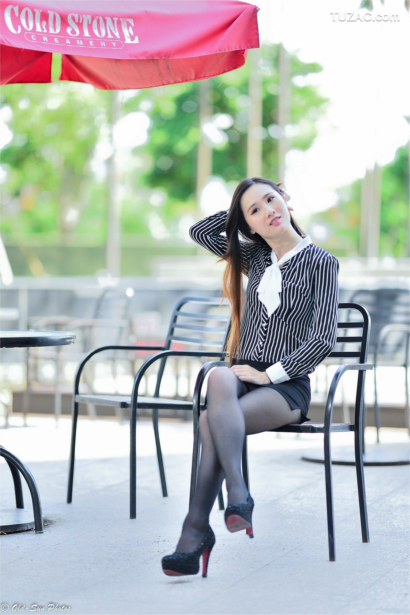 台湾正妹_ 张小米 - 黑丝OL女郎外拍 写真集[88P]