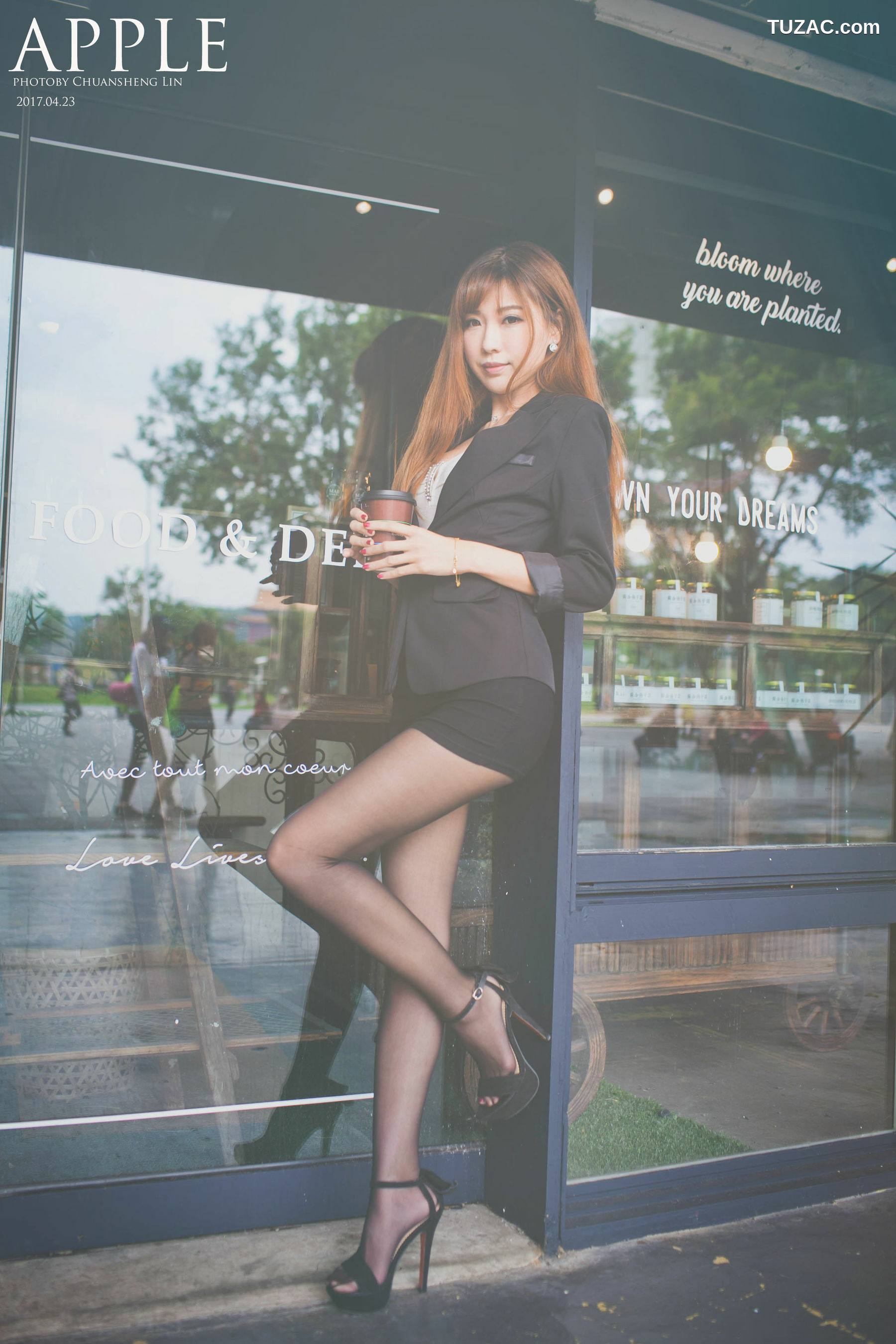 台湾正妹_ 张闵净(小净) - OL外拍 写真集[78P]