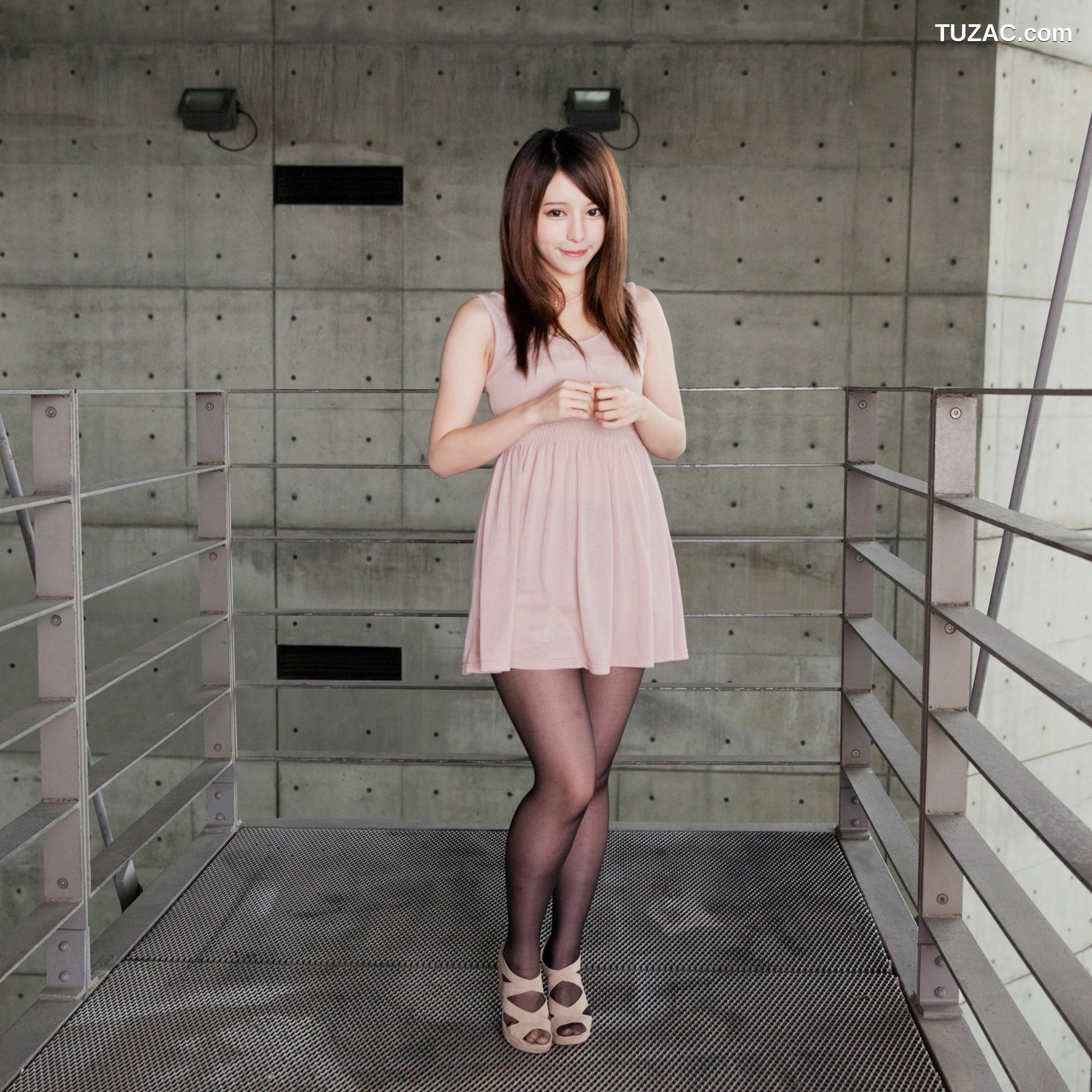 台湾正妹_ 张齐郡《2013-JuLie玉美人!》 写真集[54P]