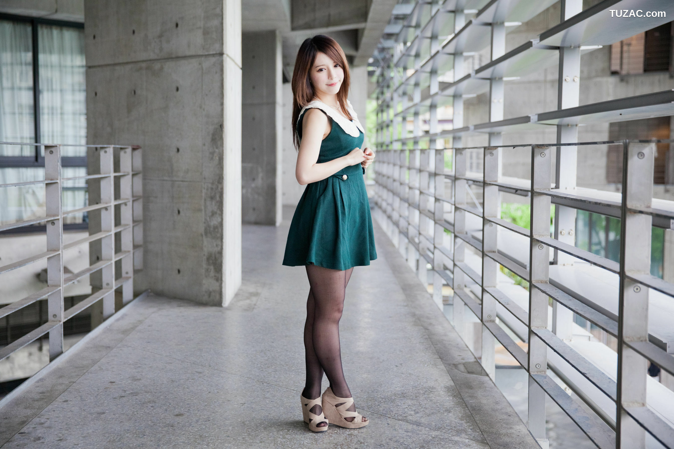 台湾正妹_ 张齐郡《2013-JuLie玉美人!》 写真集[54P]