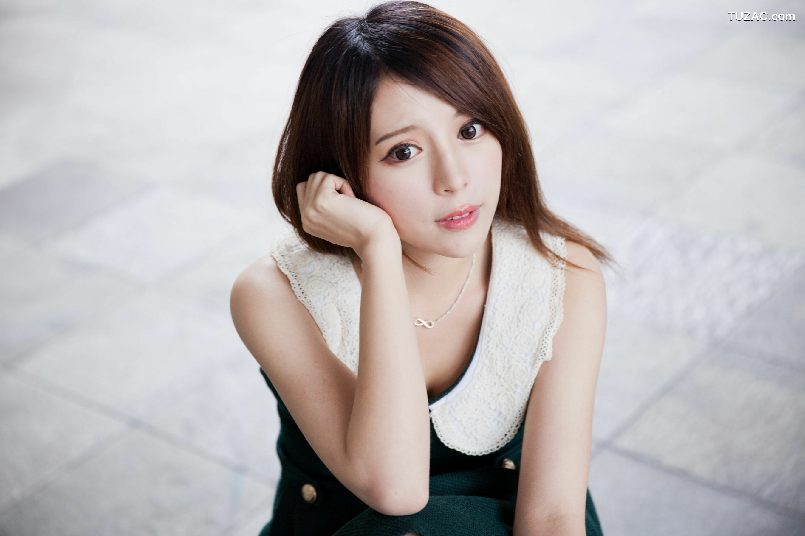 台湾正妹_ 张齐郡《2013-JuLie玉美人!》 写真集[54P]