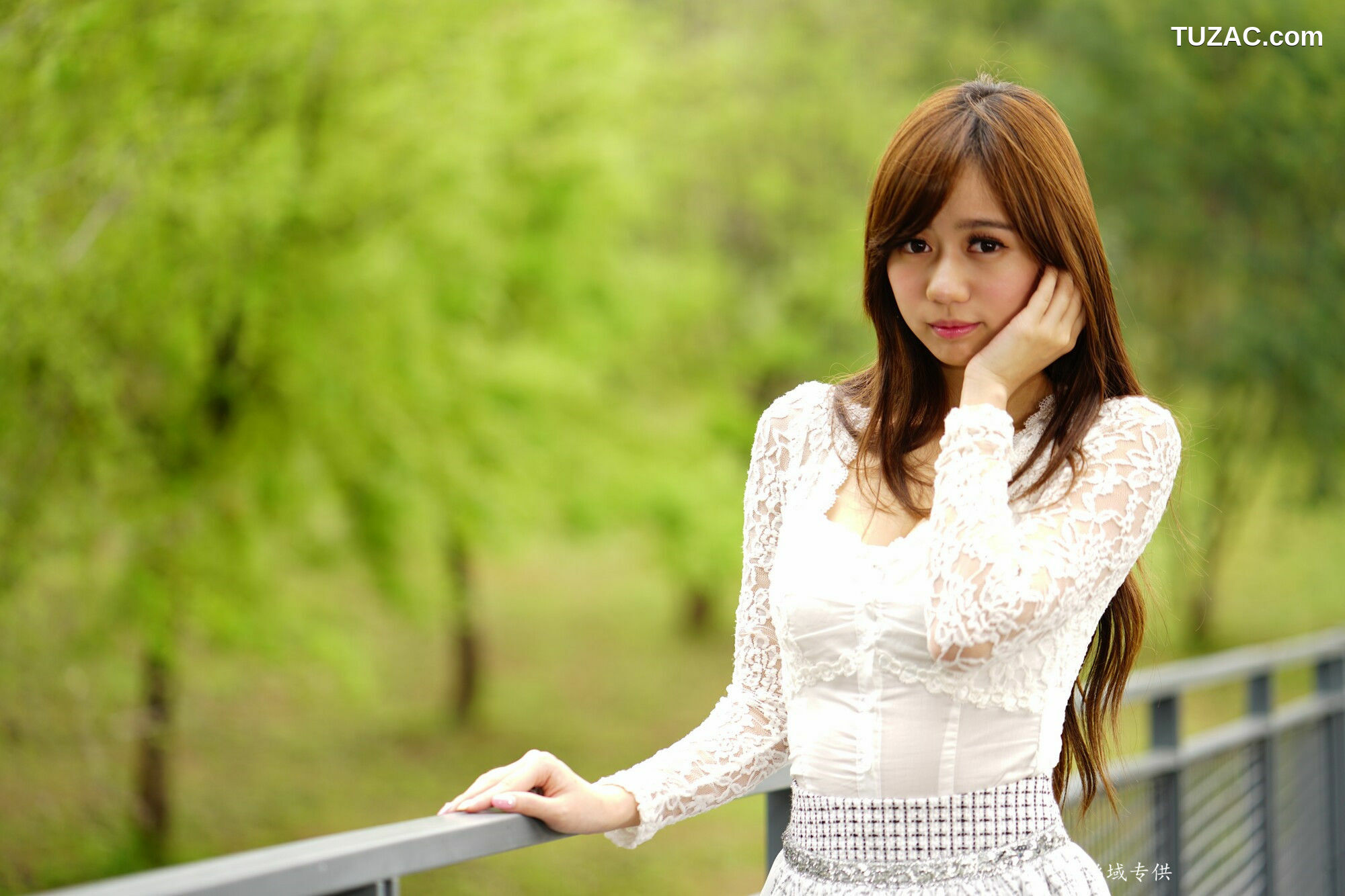 台湾正妹_ 張芸菁《東海大學二校區～》（教师OL套装） 写真集[167P]