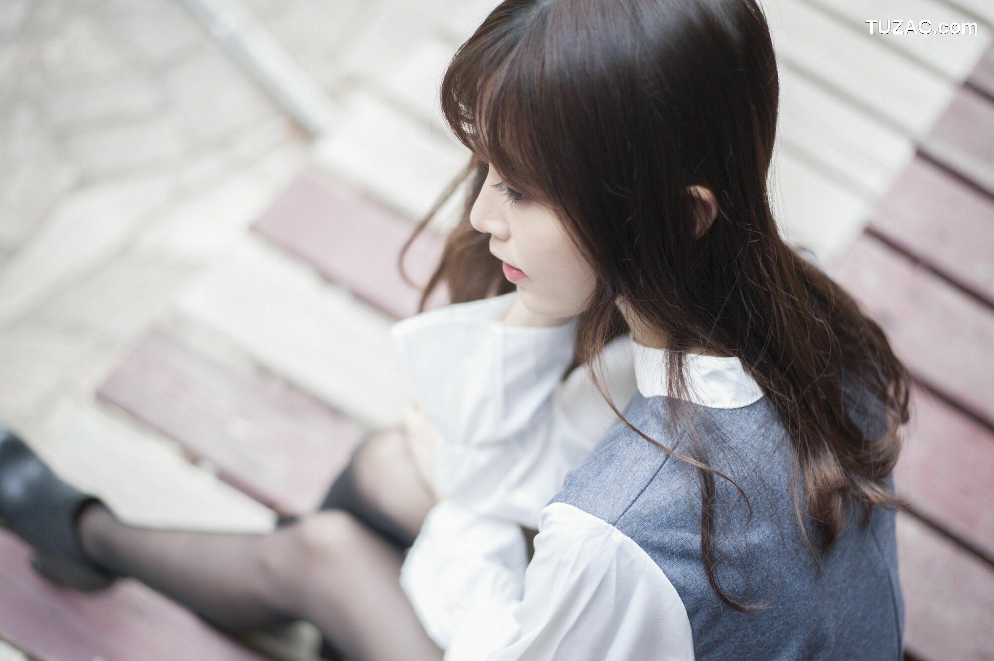 台湾正妹_ 彭丽嘉(Lady憶憶)《樱花下的黑丝》 写真集[33P]